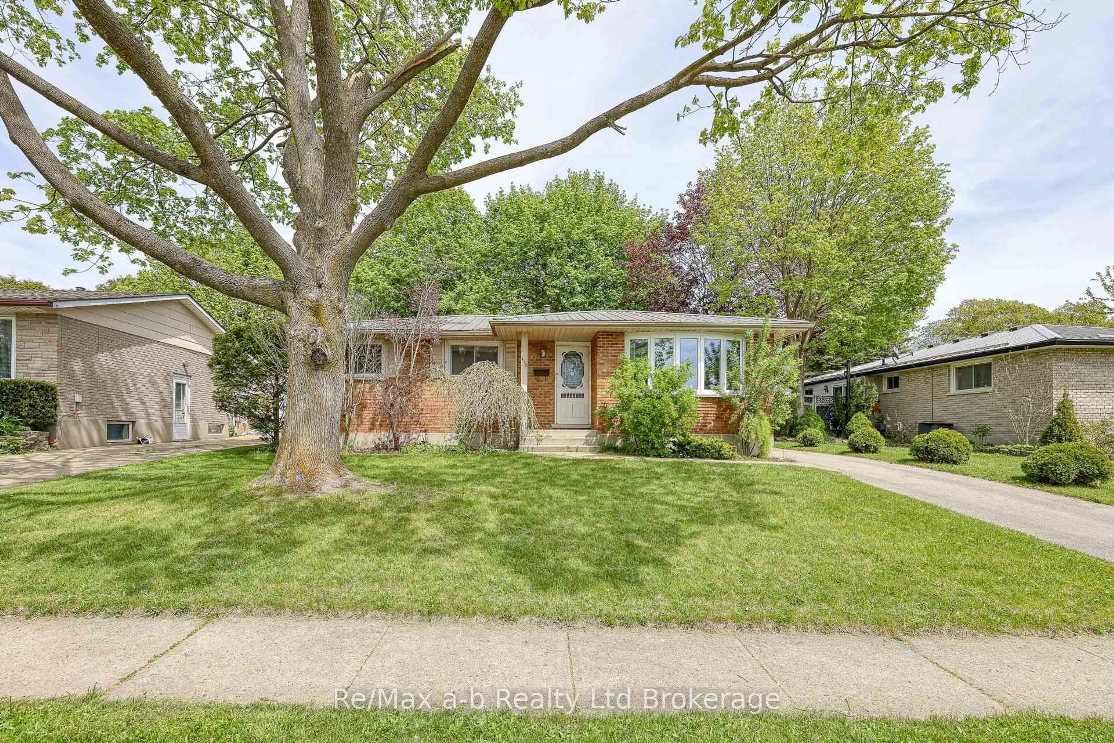 Unknown for 415 Lampman Pl, Woodstock Ontario N4S 3S9
