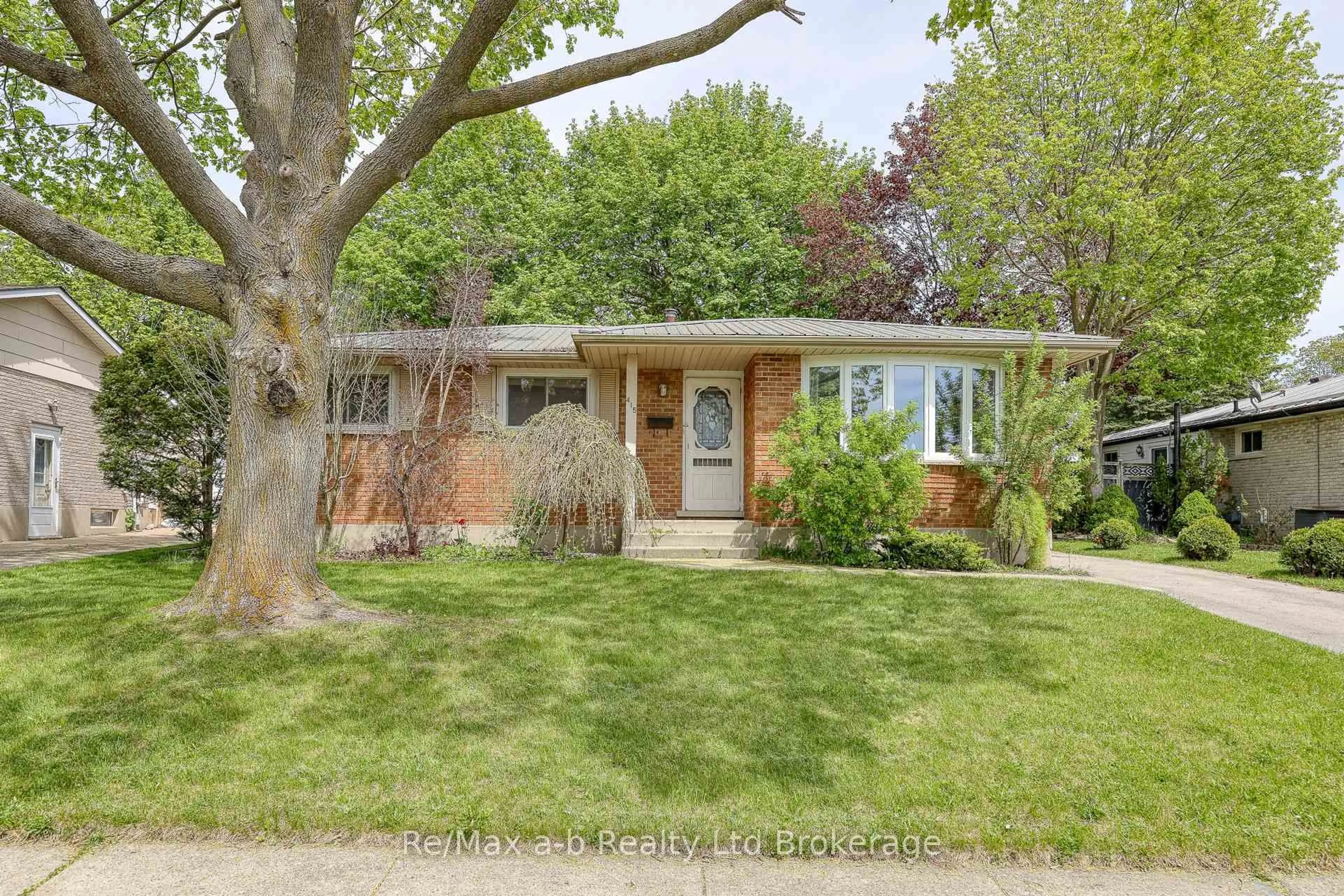 Unknown for 415 Lampman Pl, Woodstock Ontario N4S 3S9