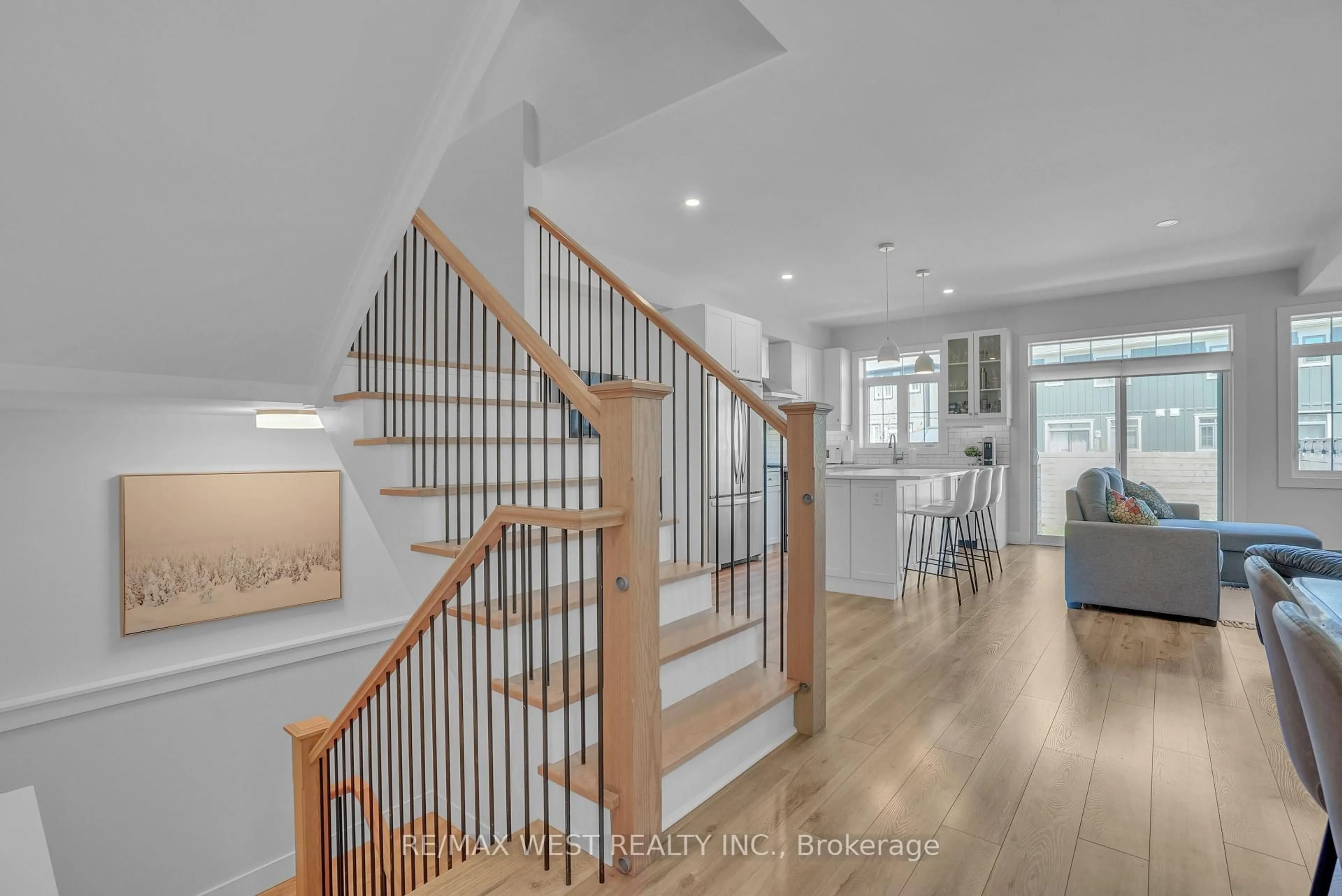 Stairs for 197 Yellow Birch Cres, Blue Mountains Ontario L9Y 0Z3