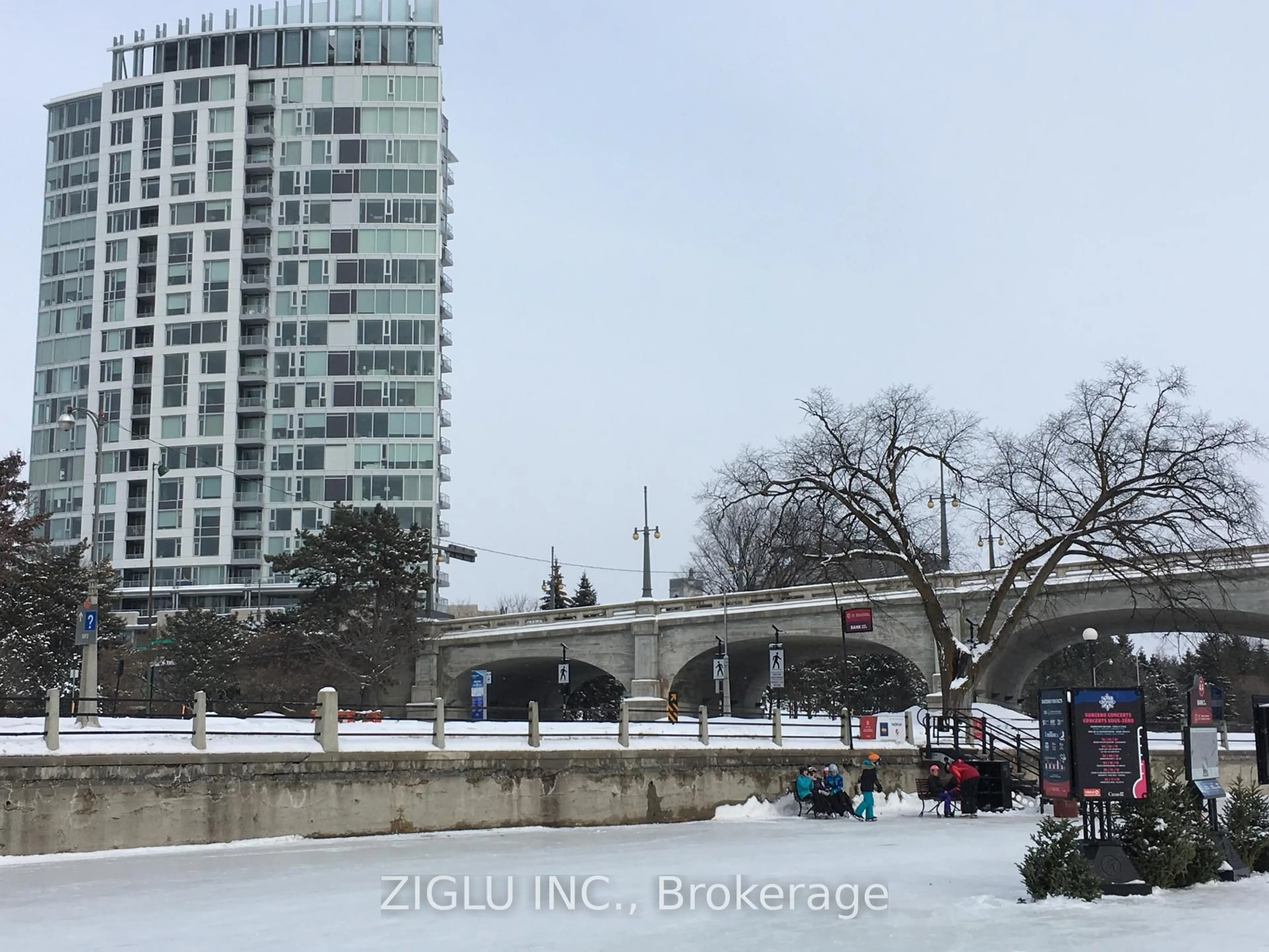 Blurry image for 1035 Bank St #1702, Ottawa Ontario K1S 5K3