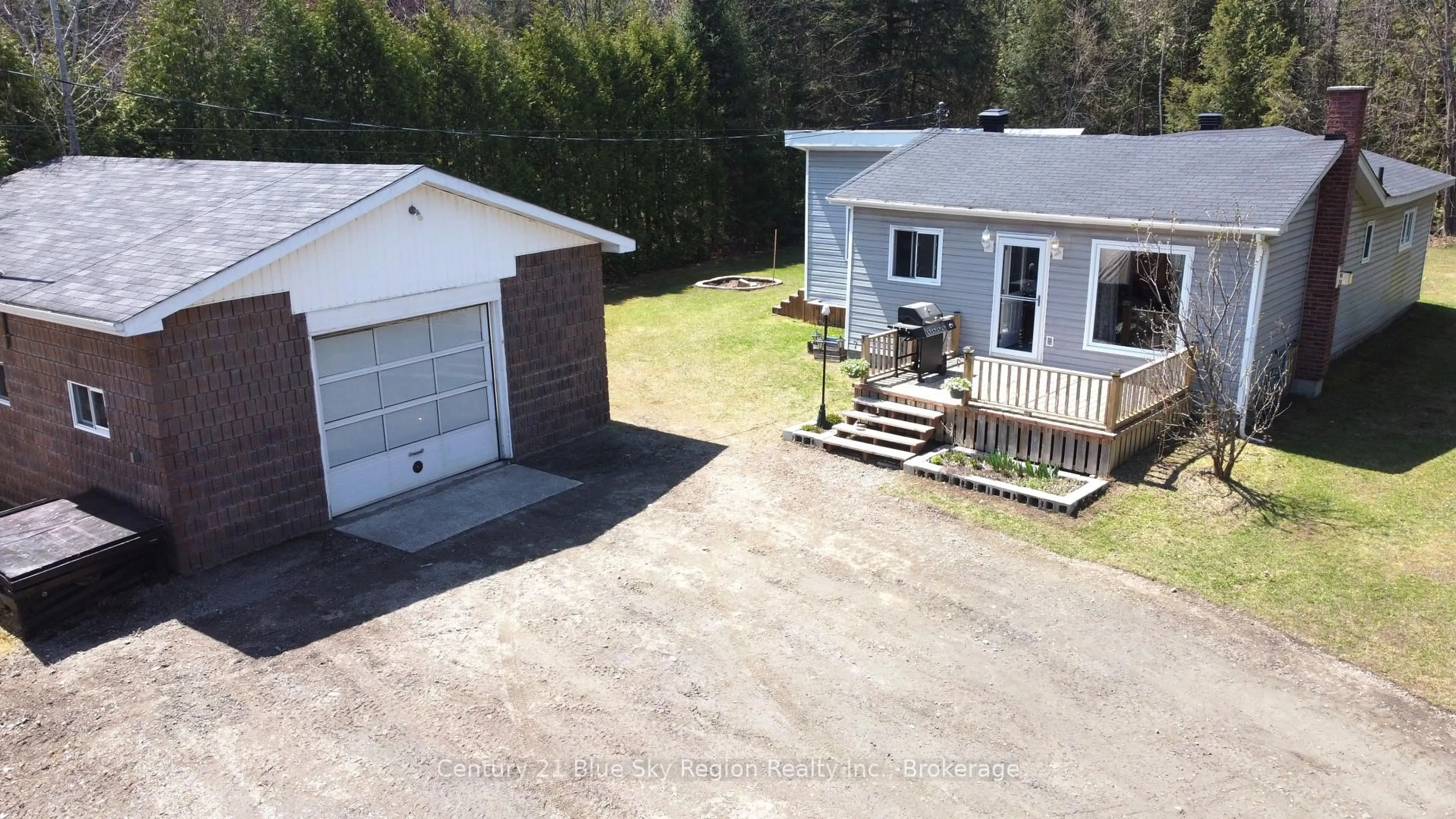 A pic from outside/outdoor area/front of a property/back of a property/a pic from drone, unknown for 1566 Jocko Point Rd, North Bay Ontario P1B 8G5