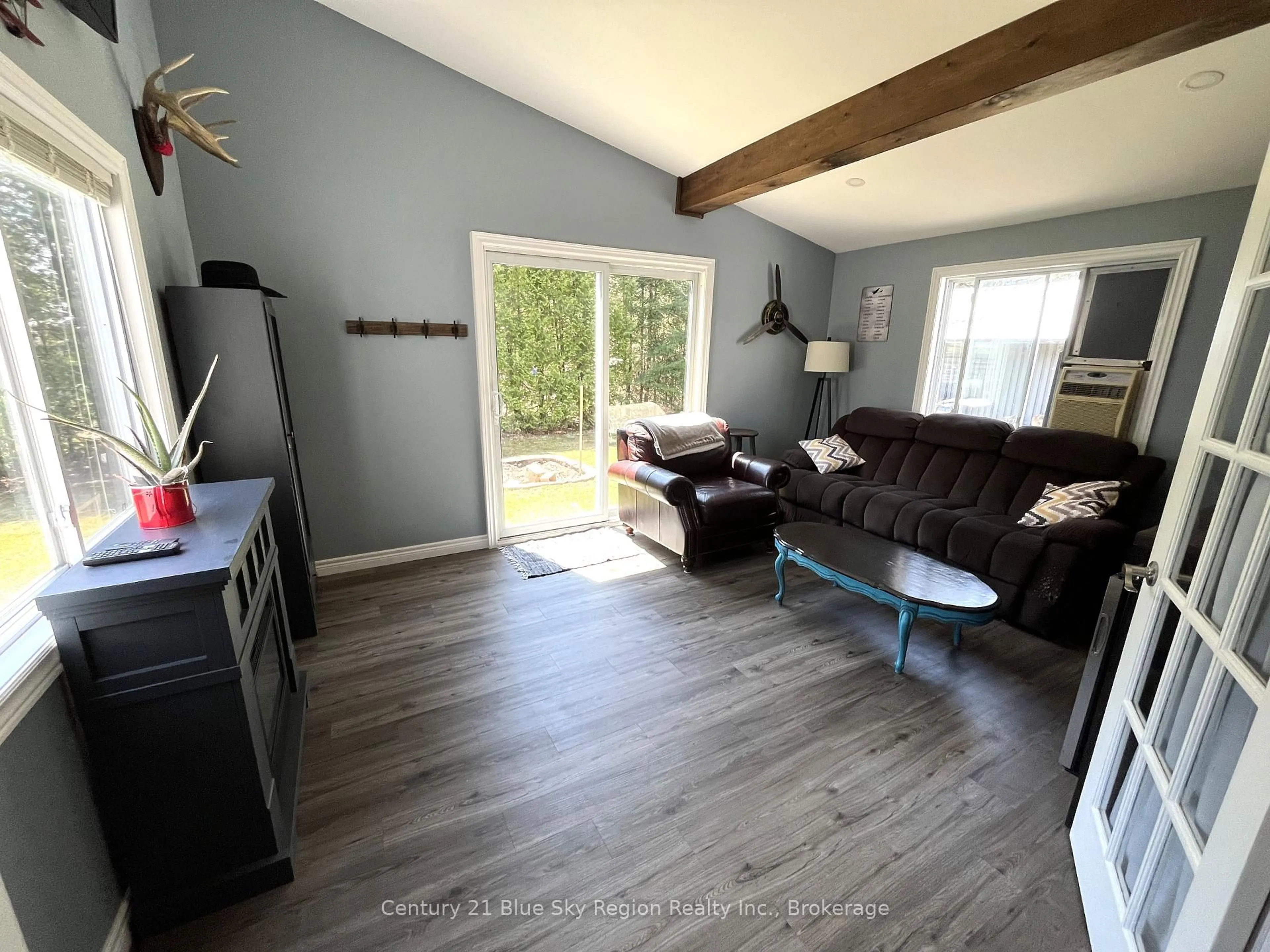 Living room with furniture, unknown for 1566 Jocko Point Rd, North Bay Ontario P1B 8G5