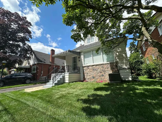 Primary image of 38 Viewpoint Ave