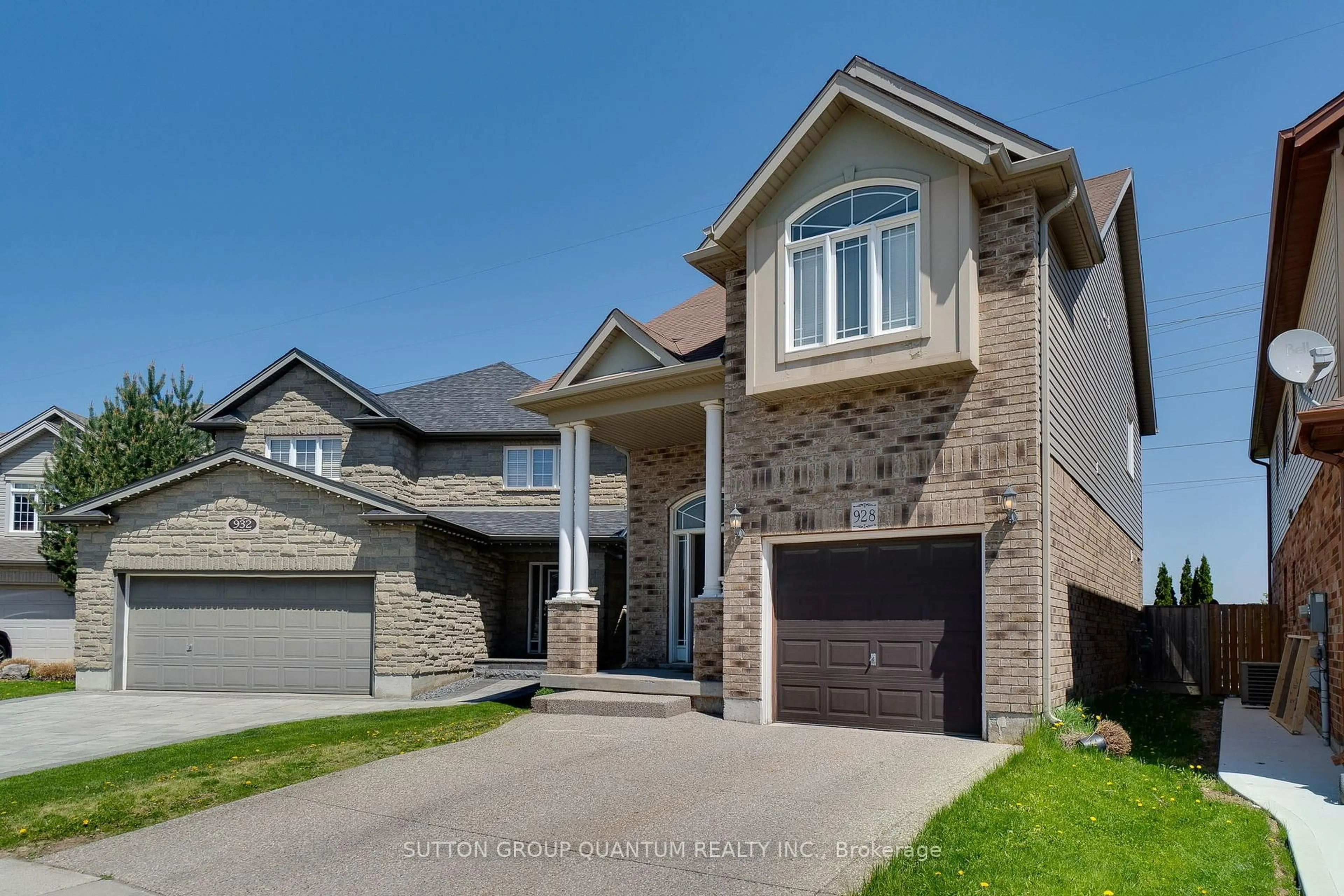 Home with brick exterior material, street for 928 Dunblane Crt, Kitchener Ontario N2R 1W9