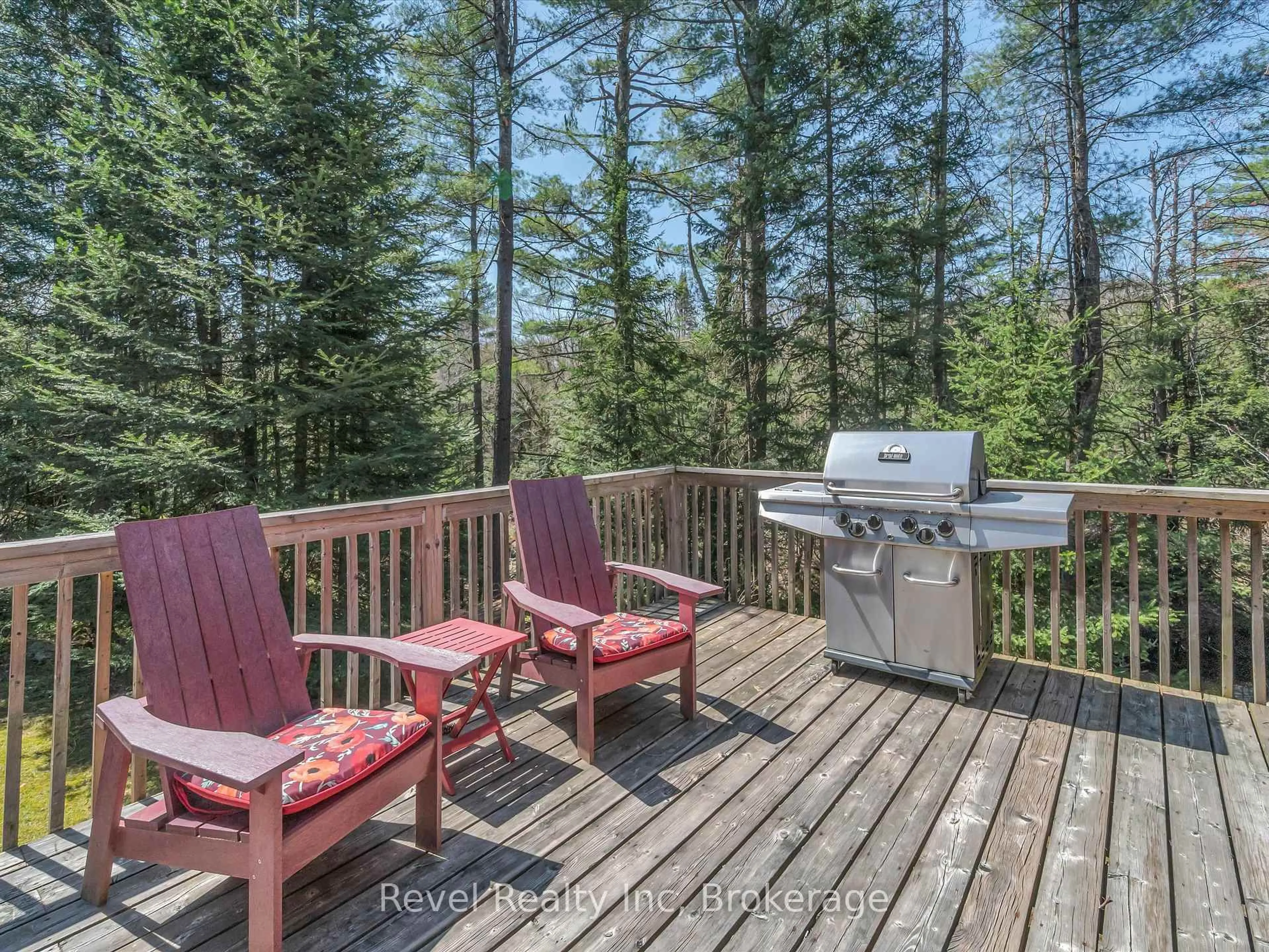 Patio, forest/trees view for 1234 Miriam Dr, Bracebridge Ontario P1L 1X1
