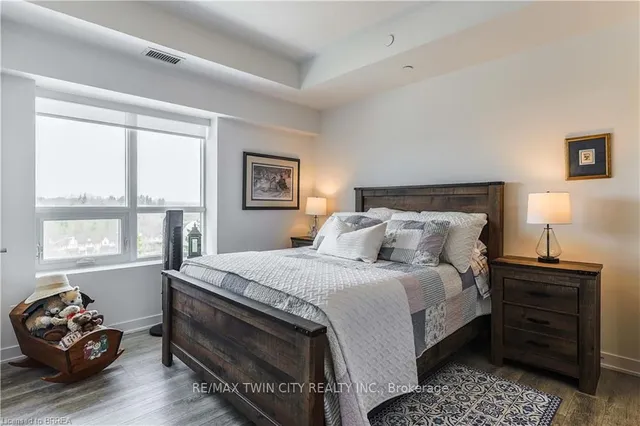 Additional image 22 of 16 Markle Cres Unit 517