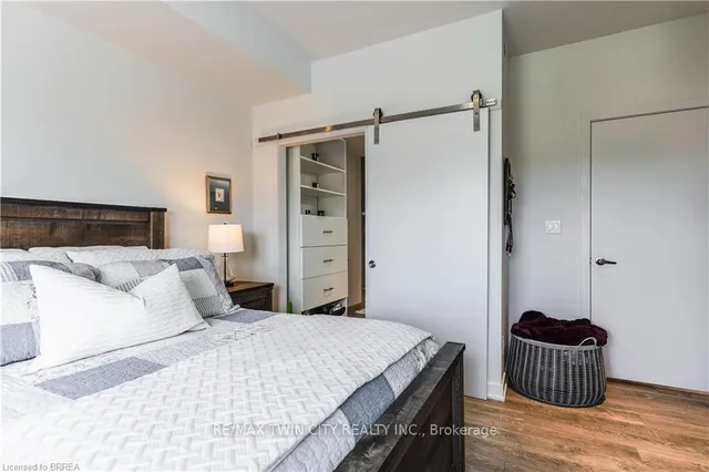 Additional image 21 of 16 Markle Cres Unit 517