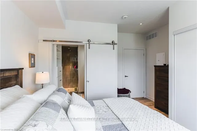 Additional image 20 of 16 Markle Cres Unit 517