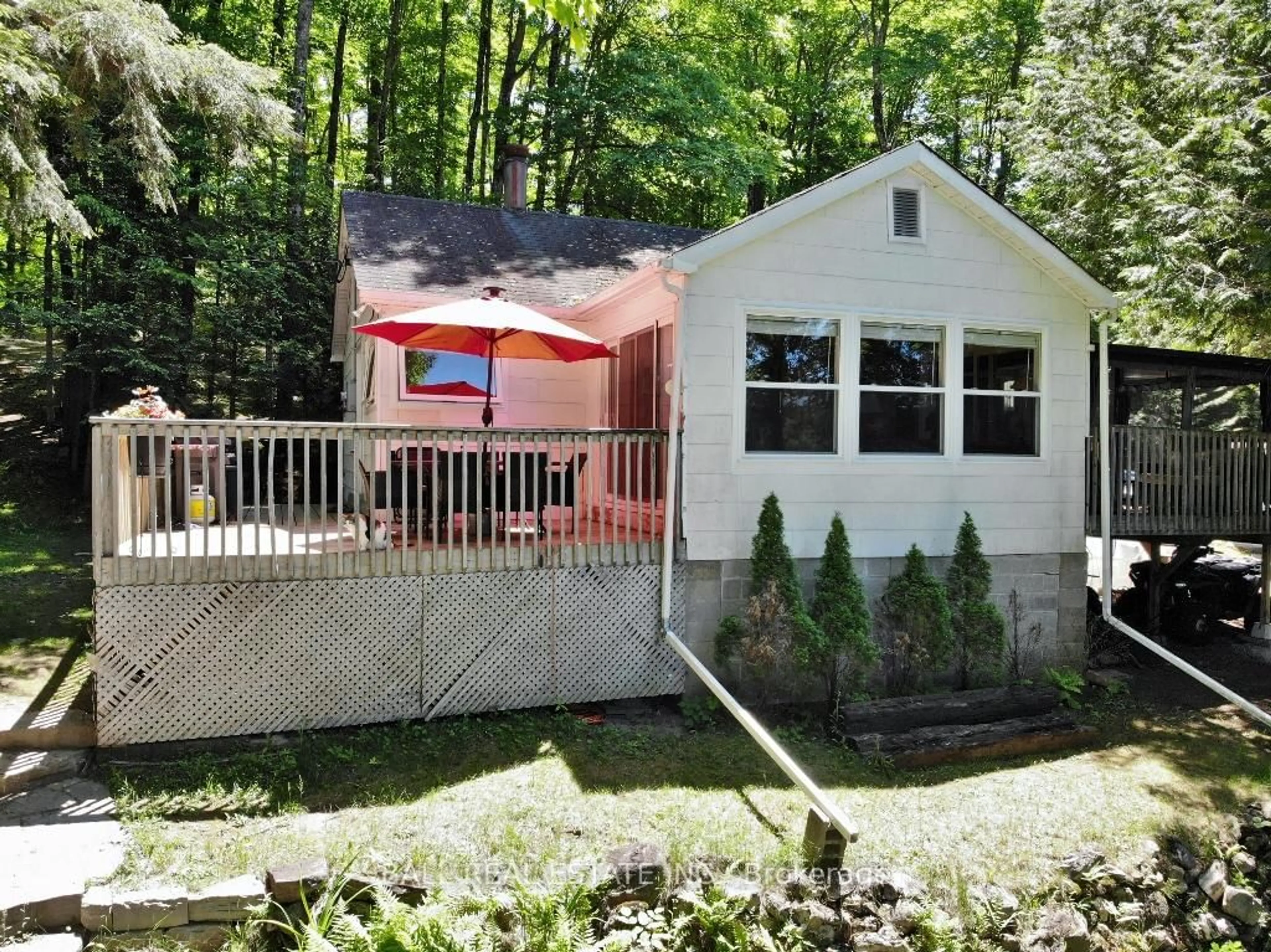 Home with vinyl exterior material, unknown for 1805 McGillivray Rd, Highlands East Ontario K0L 1C0