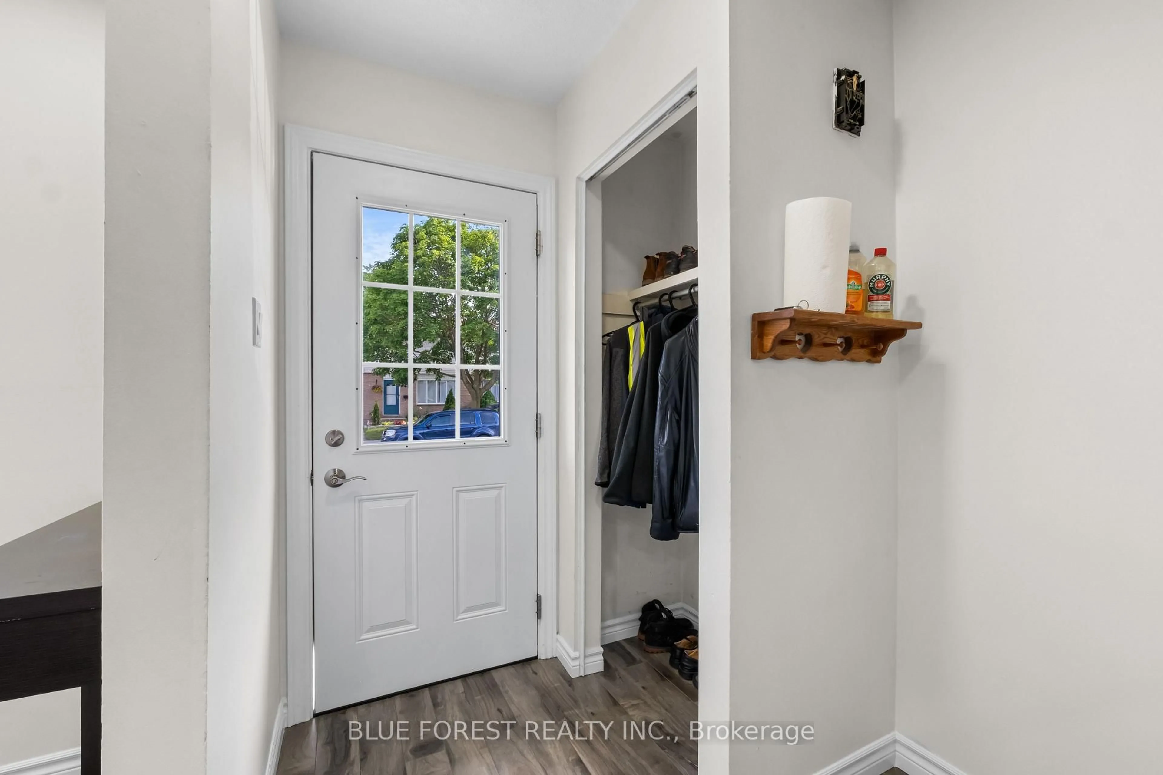 Indoor entryway for 67 Pauline Cres, London South Ontario N6E 2L2