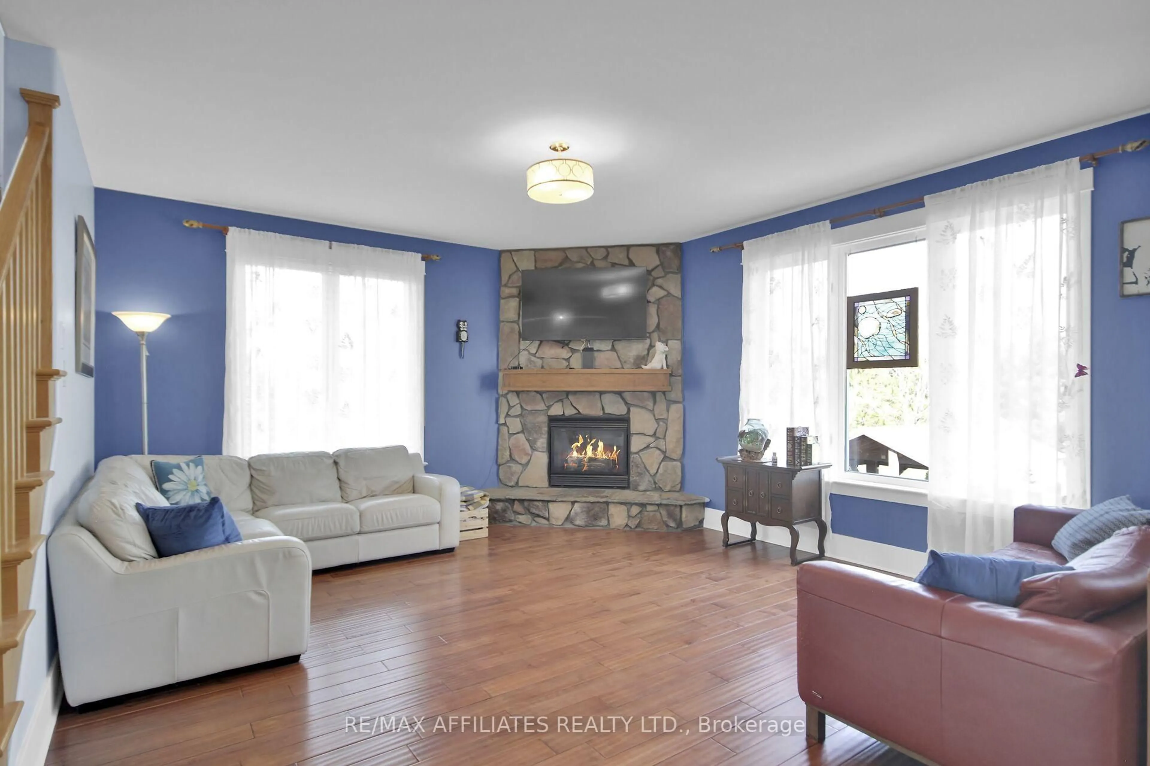 Living room with furniture, unknown for 500 Bradbury Crt, Ottawa Ontario K2W 0A1