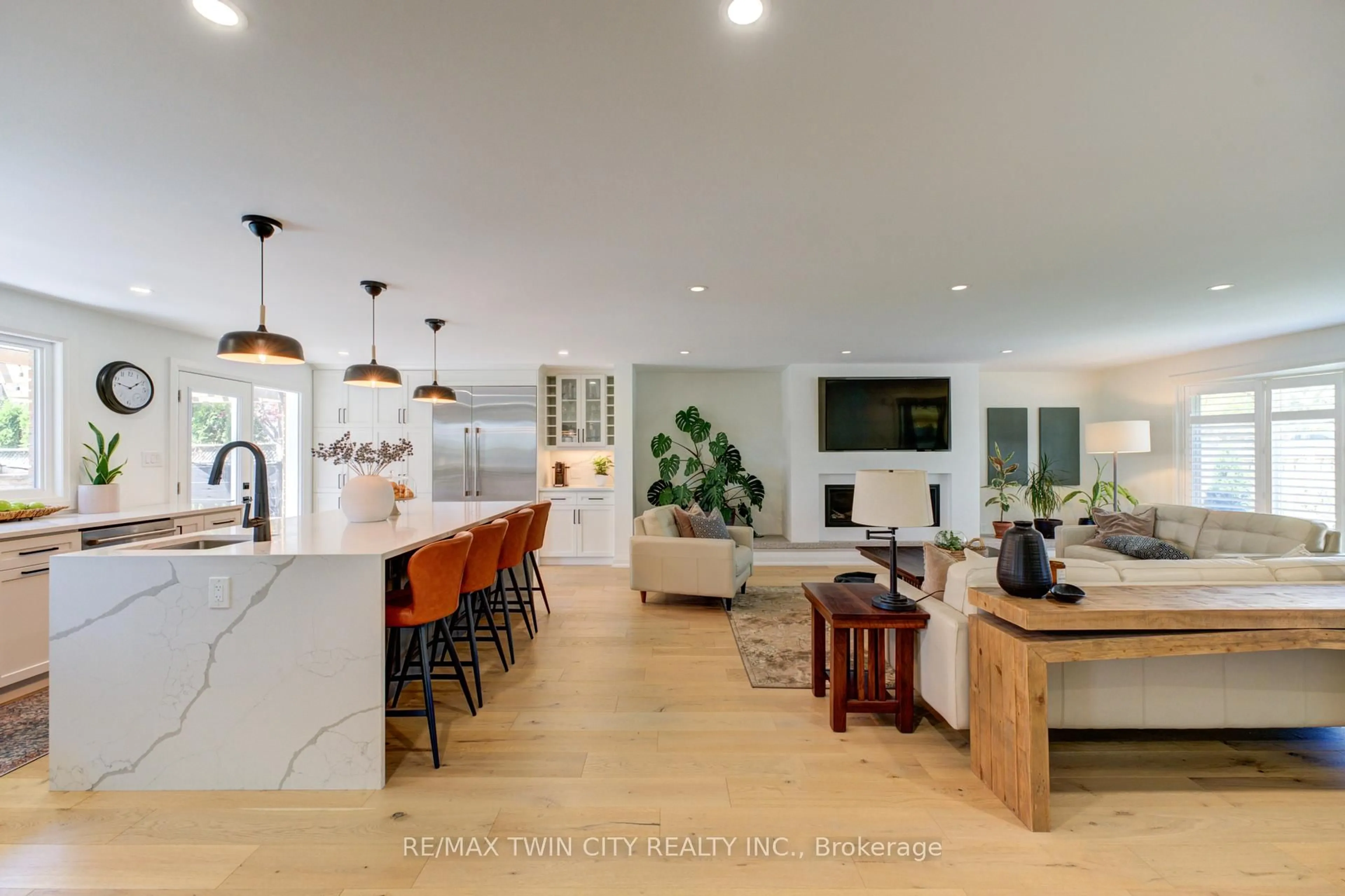 Open concept kitchen, unknown for 21 Franklin St, Brantford Ontario N3R 1S9