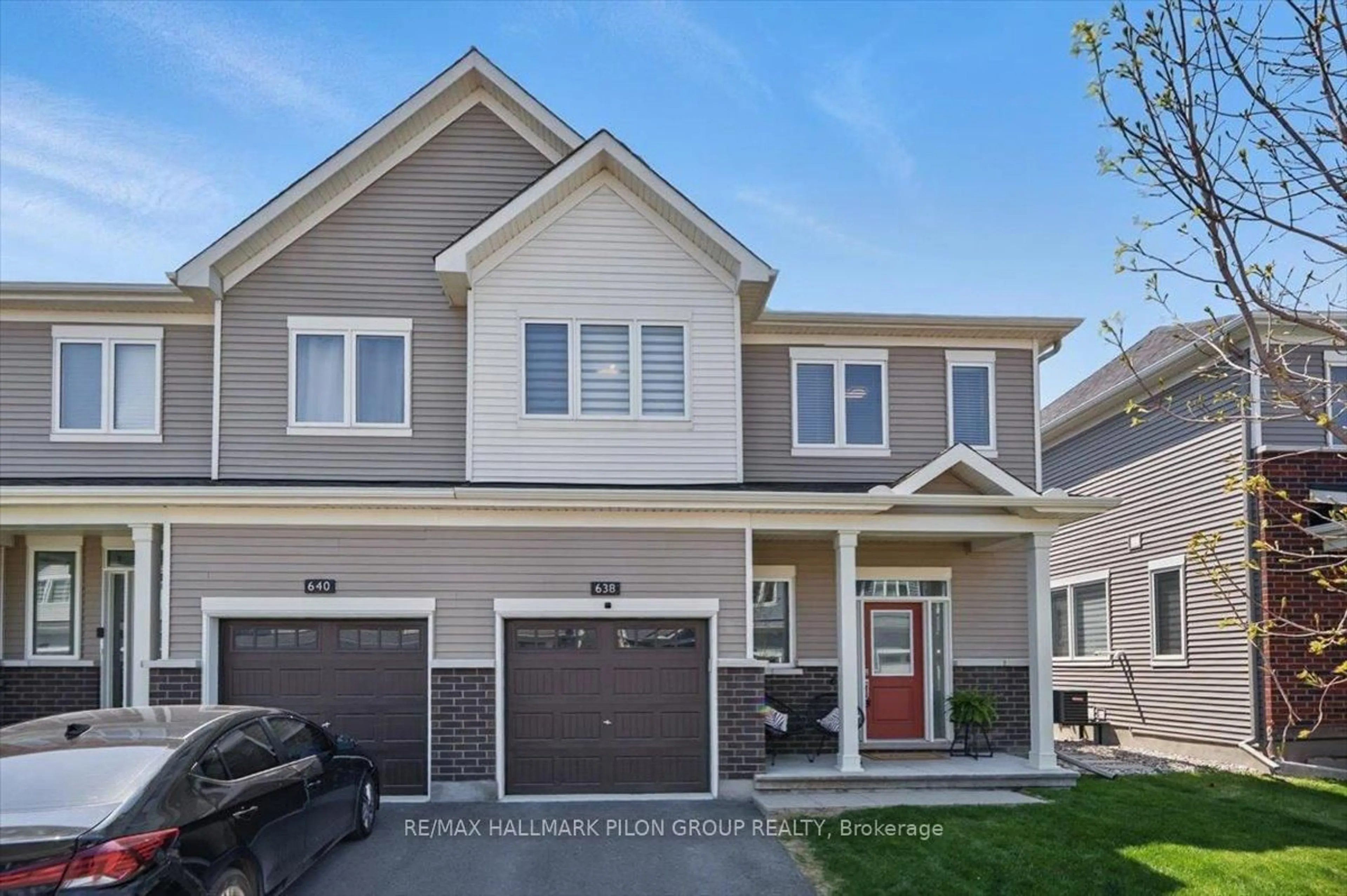 Home with vinyl exterior material, street for 638 Crevier Walk, Ottawa Ontario K1W 0M7