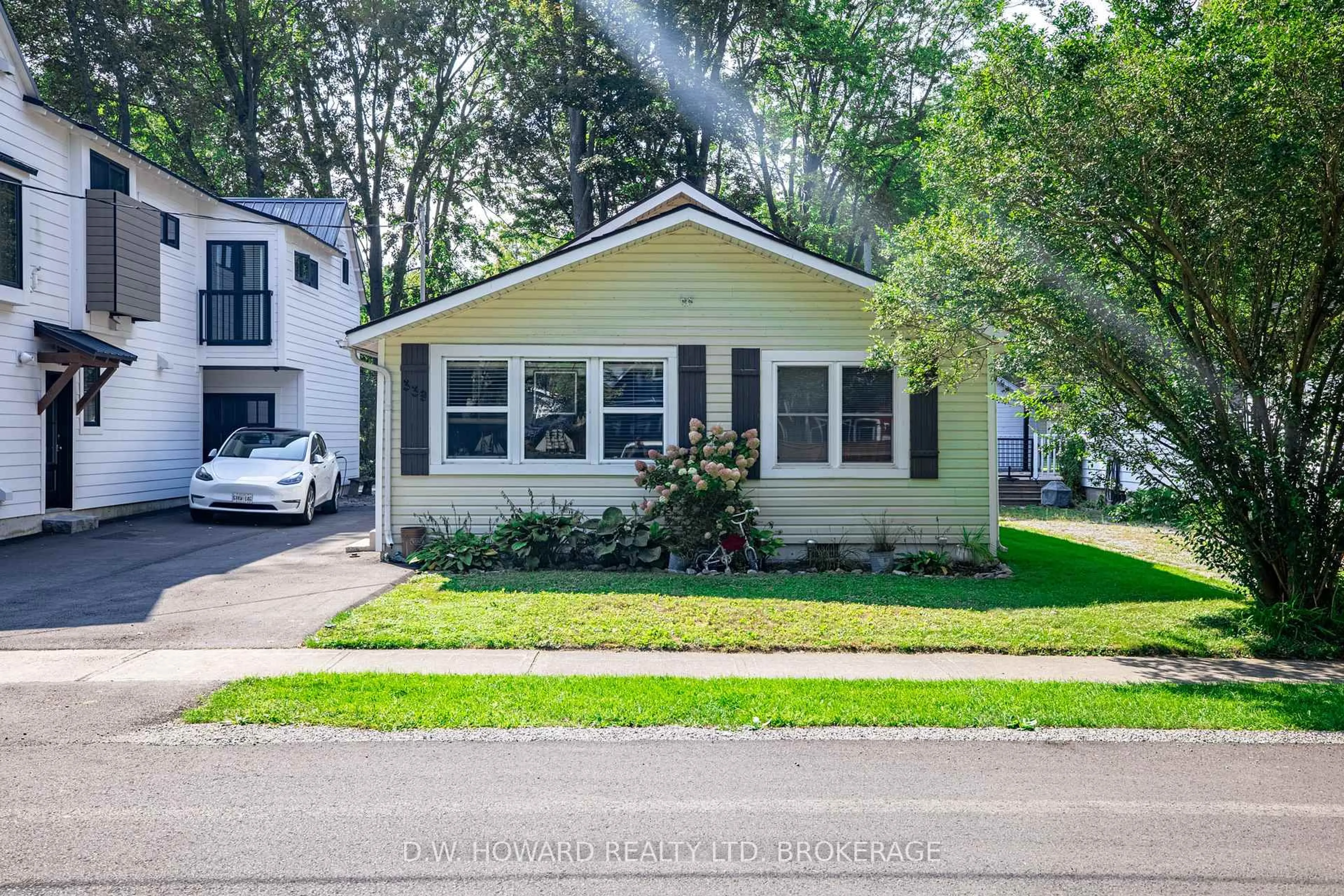 Home with vinyl exterior material, street for 339 Beechwood Ave, Fort Erie Ontario L0S 1B0