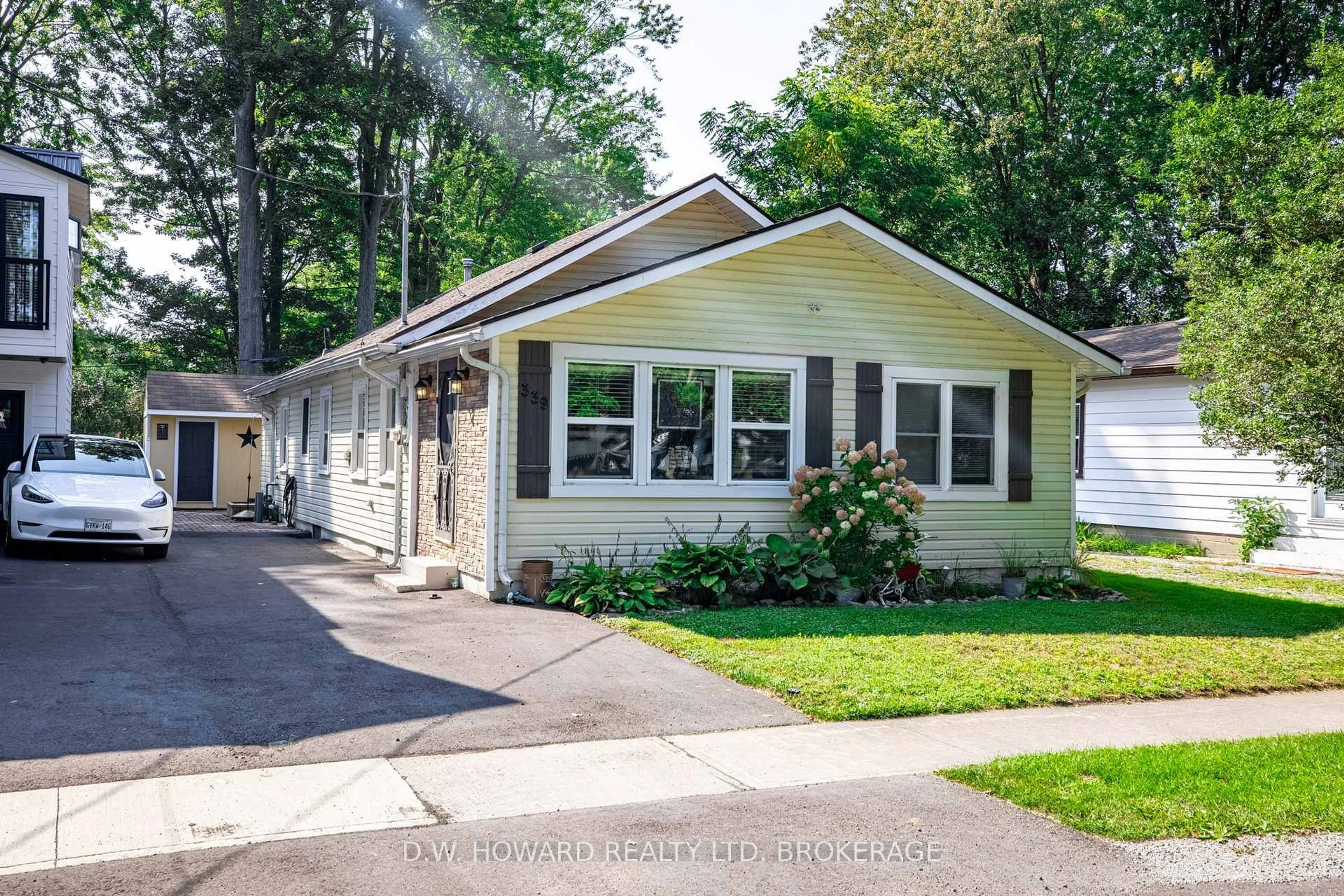 Home with vinyl exterior material, street for 339 Beechwood Ave, Fort Erie Ontario L0S 1B0