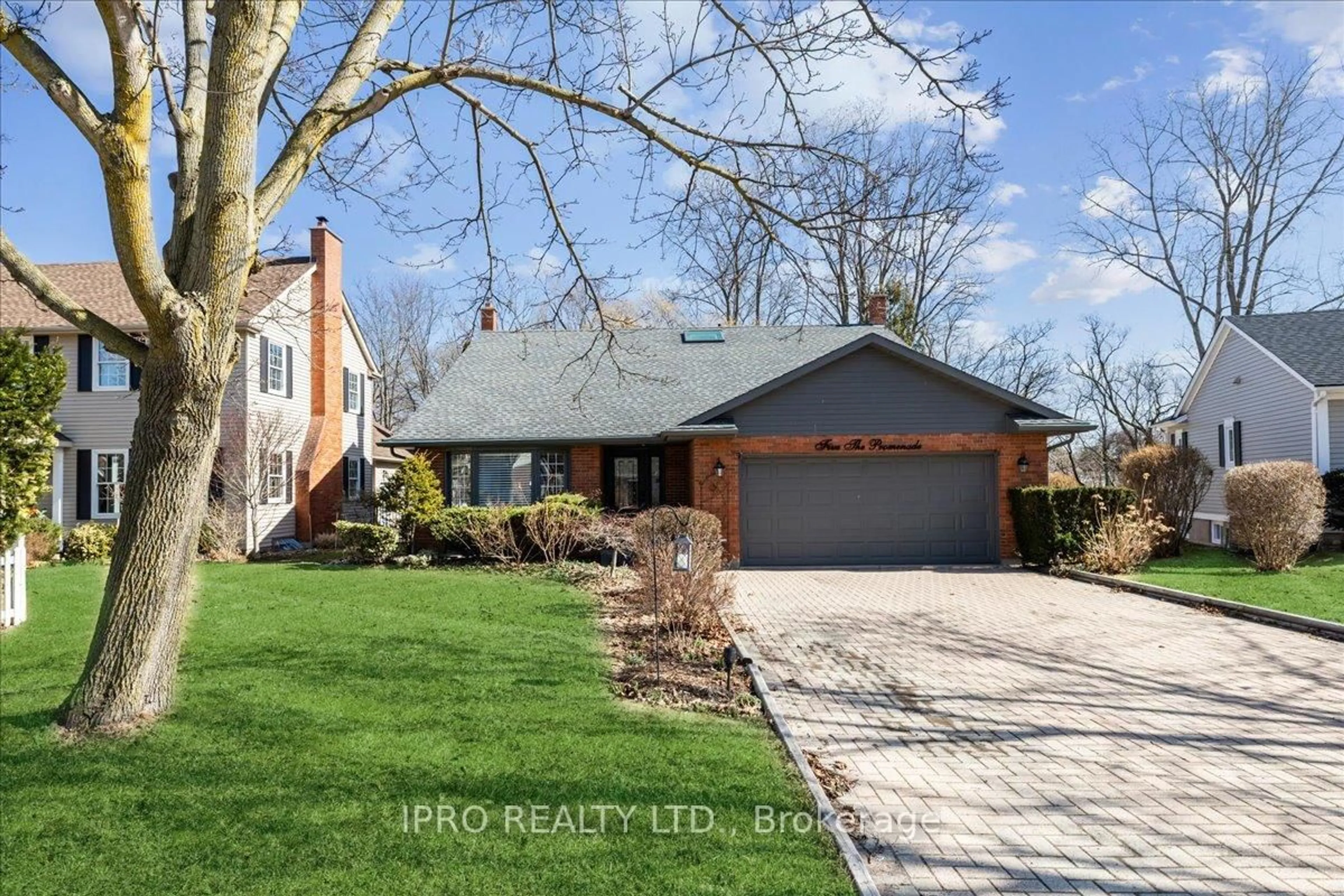 Home with brick exterior material, street for 5 THE PROMENADE N/A, Niagara-on-the-Lake Ontario L0S 1J0