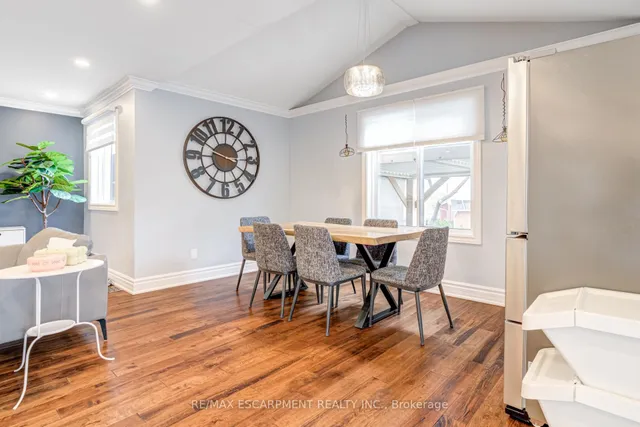 Additional property image - 7 Magenta Crt