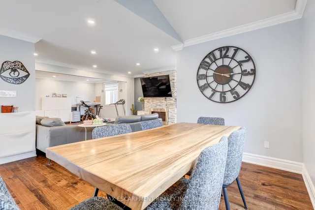 Additional property image - 7 Magenta Crt