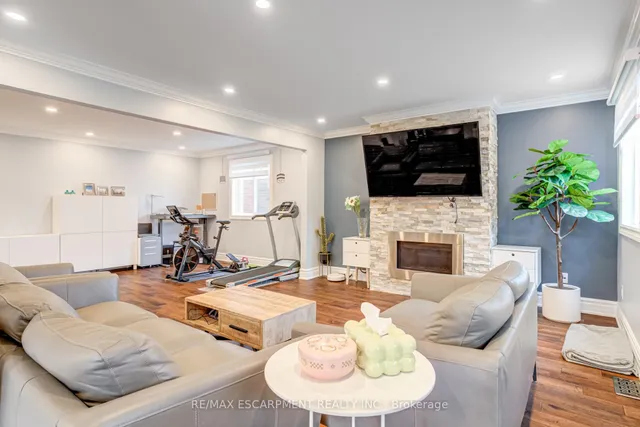 Additional property image - 7 Magenta Crt