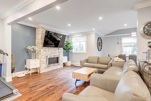 Additional property image - 7 Magenta Crt