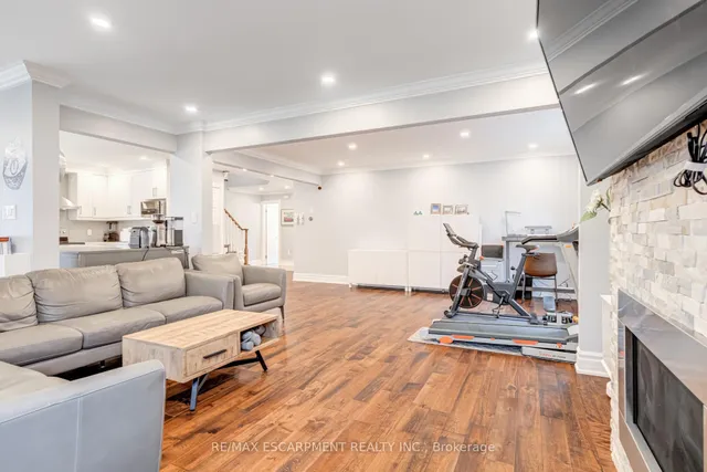 Additional property image - 7 Magenta Crt