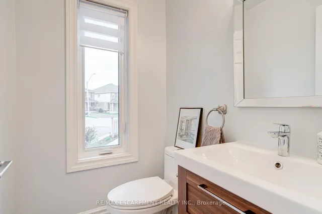 Additional property image - 7 Magenta Crt