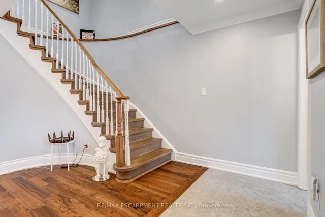 Additional property image - 7 Magenta Crt