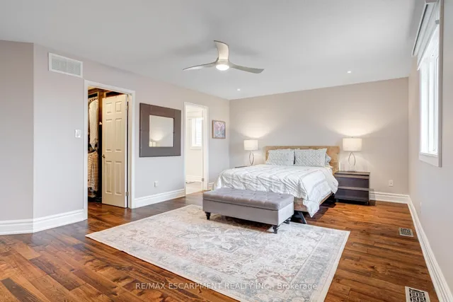 Additional property image - 7 Magenta Crt