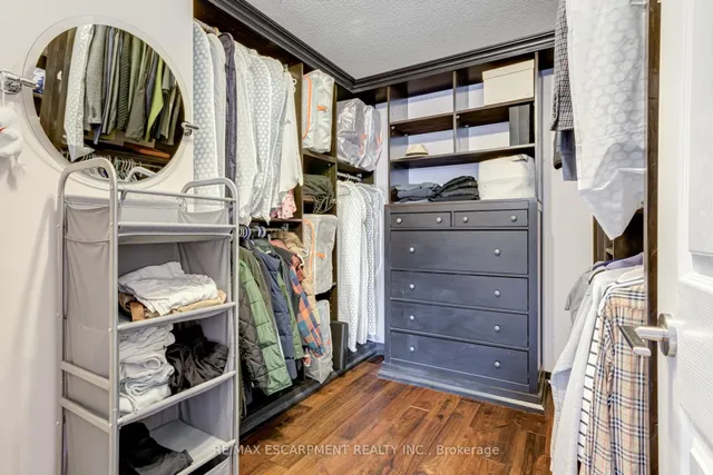 Additional property image - 7 Magenta Crt