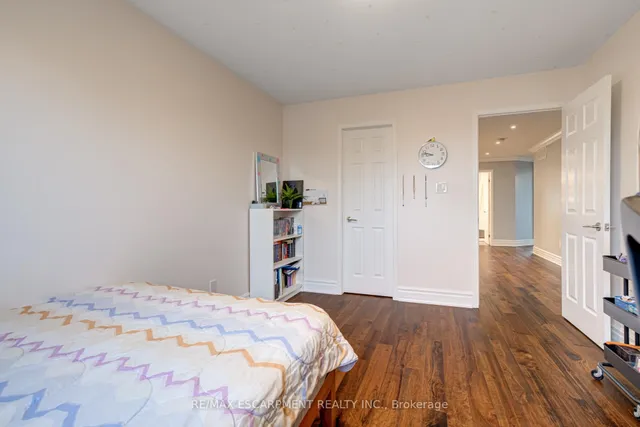 Additional property image - 7 Magenta Crt