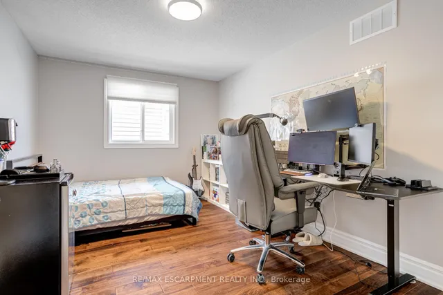 Additional property image - 7 Magenta Crt