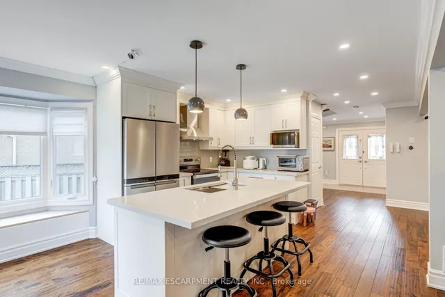 Additional property image - 7 Magenta Crt