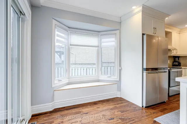 Additional property image - 7 Magenta Crt