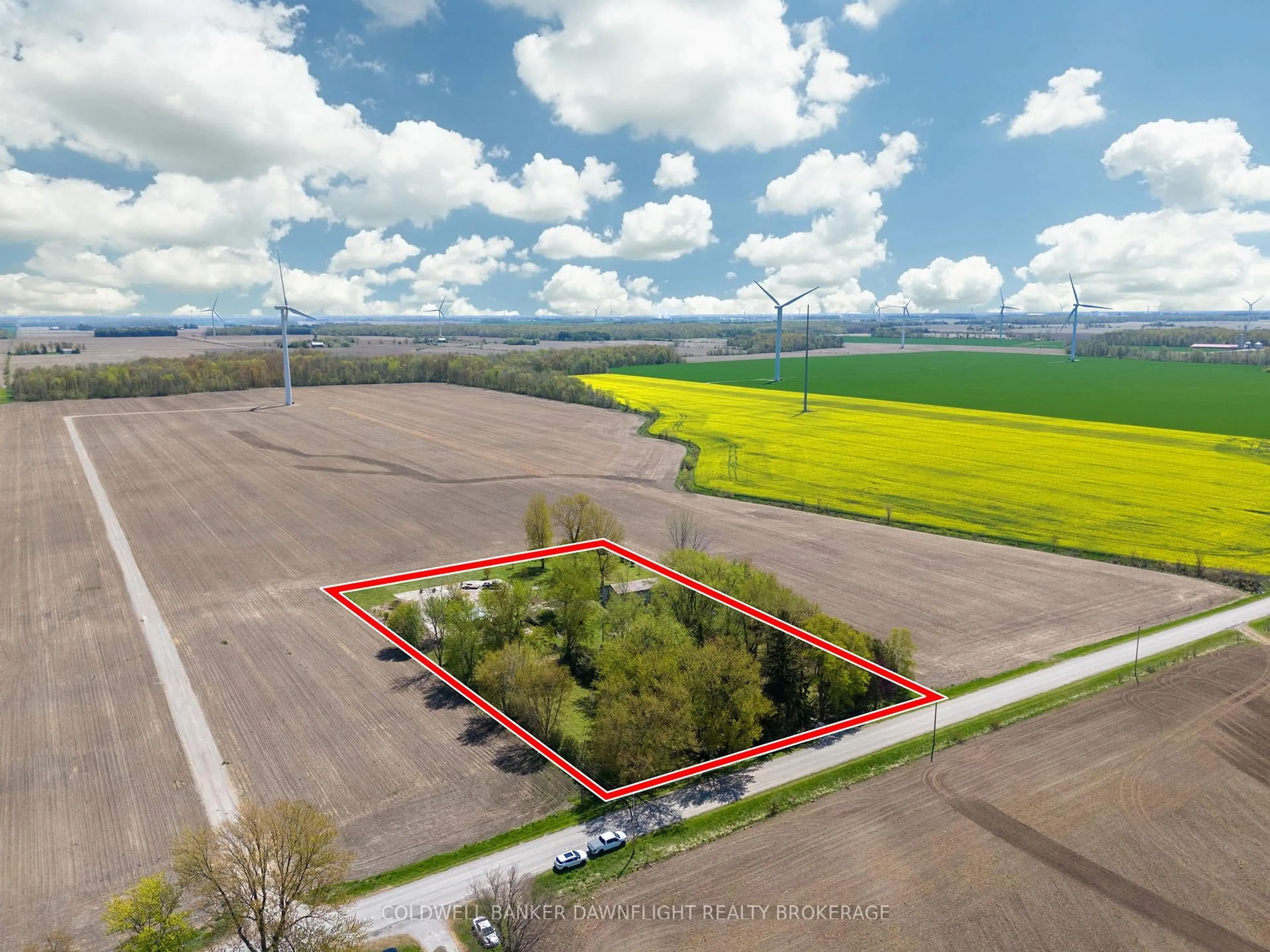 A pic from outside/outdoor area/front of a property/back of a property/a pic from drone, building for 70696 Shipka Line, South Huron Ontario N0M 1N0