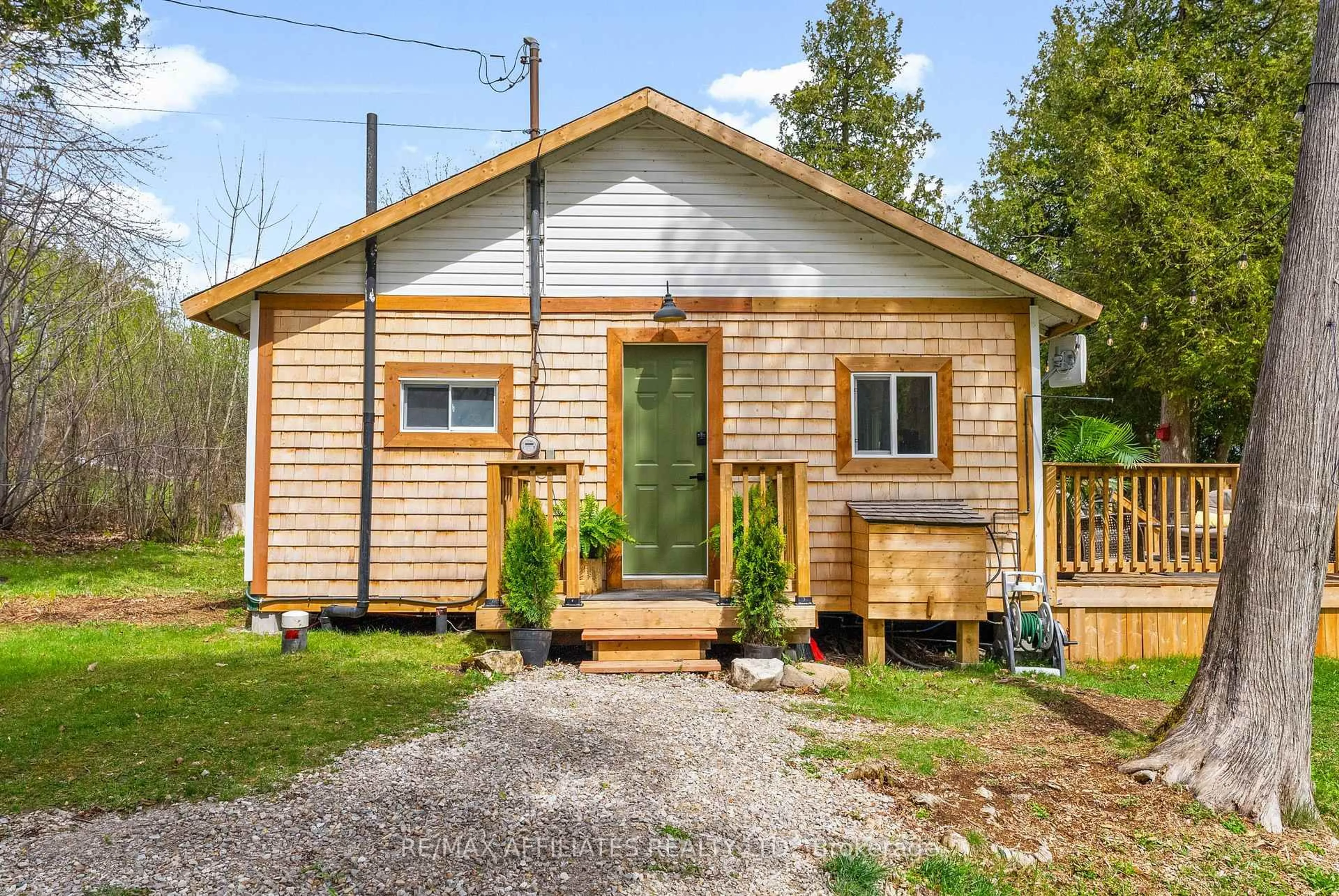 Shed for 253 Rideau St, Perth Ontario K7H 3H7