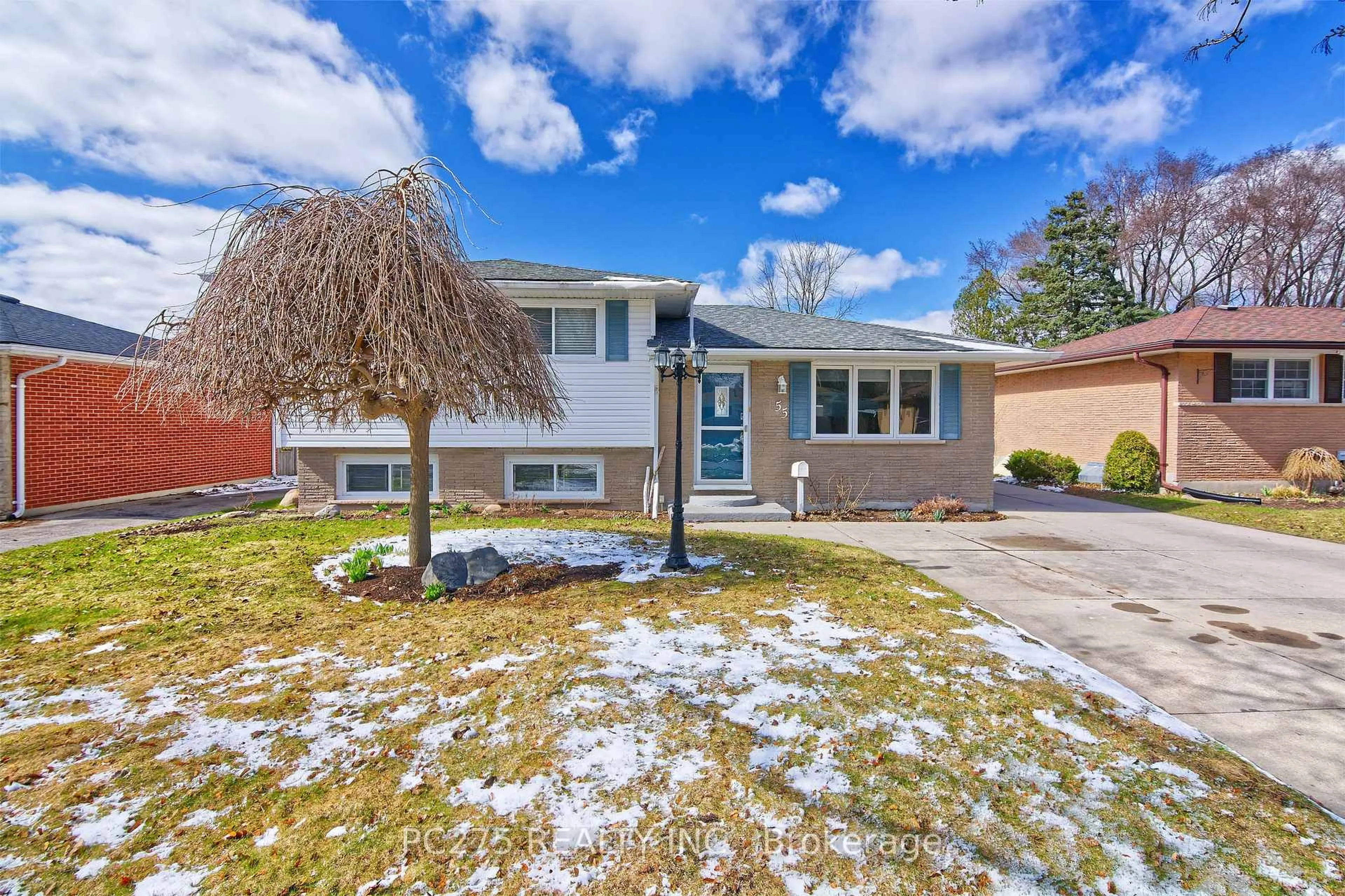 Unknown for 55 Aponi Cres, London East Ontario N5V 2V3