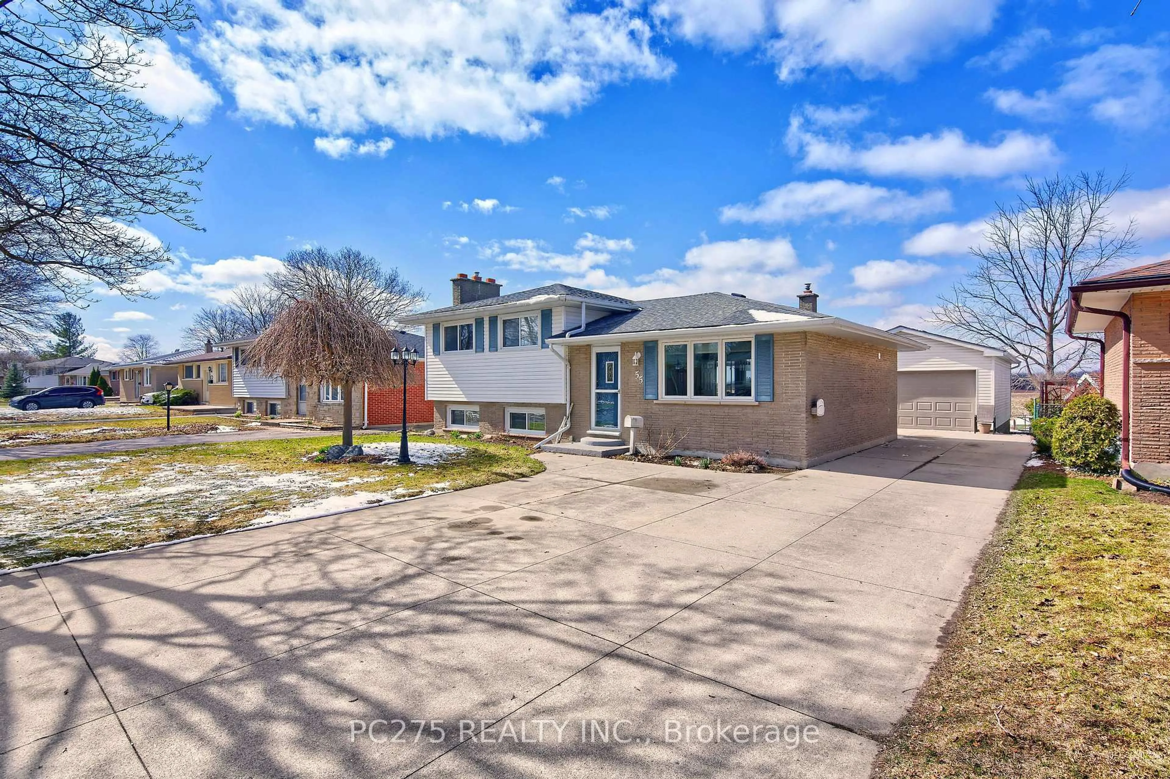 Unknown for 55 Aponi Cres, London East Ontario N5V 2V3
