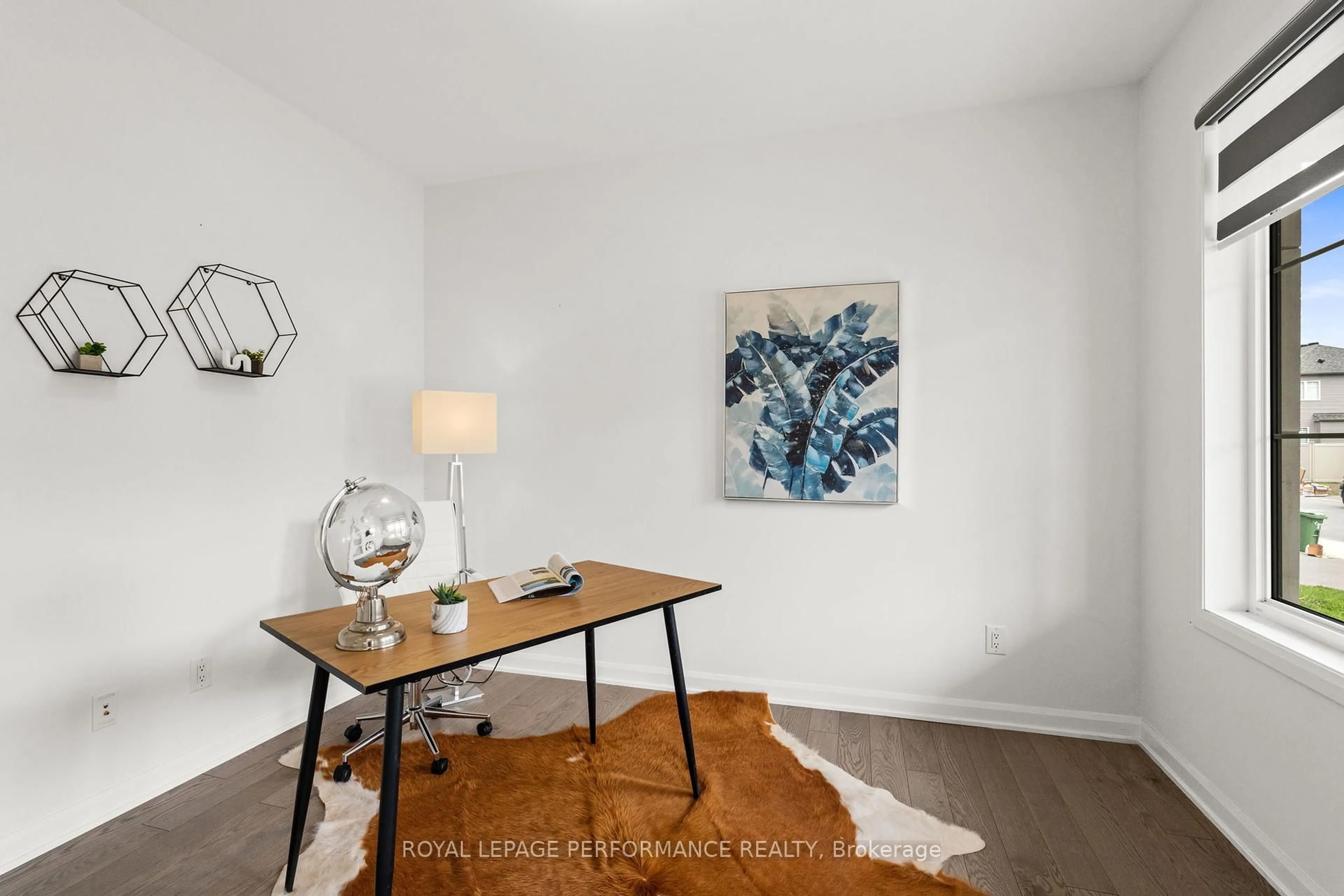 A pic of a room for 95 RALPH ERFLE Way, Ottawa Ontario K2J 6W2