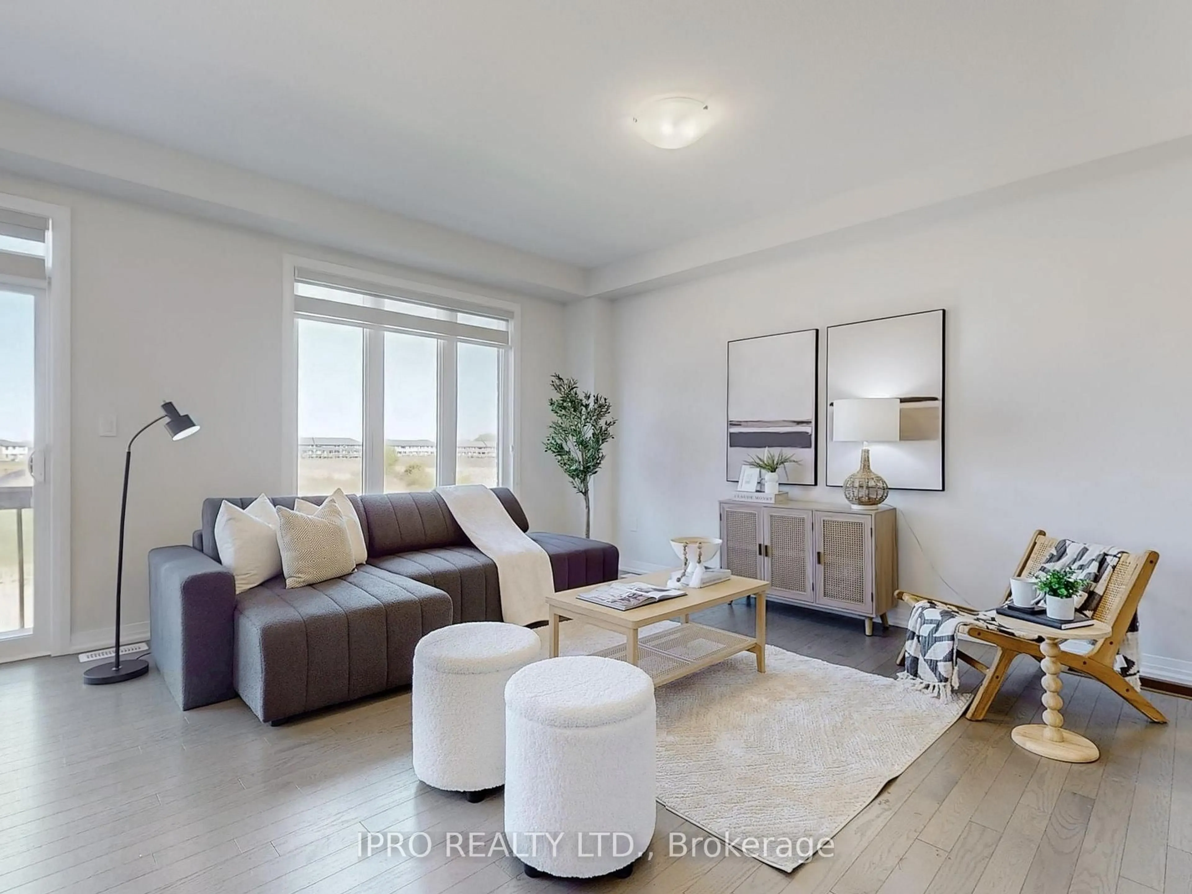 Living room with furniture, unknown for 270 Newman Dr, Cambridge Ontario N1S 0E1
