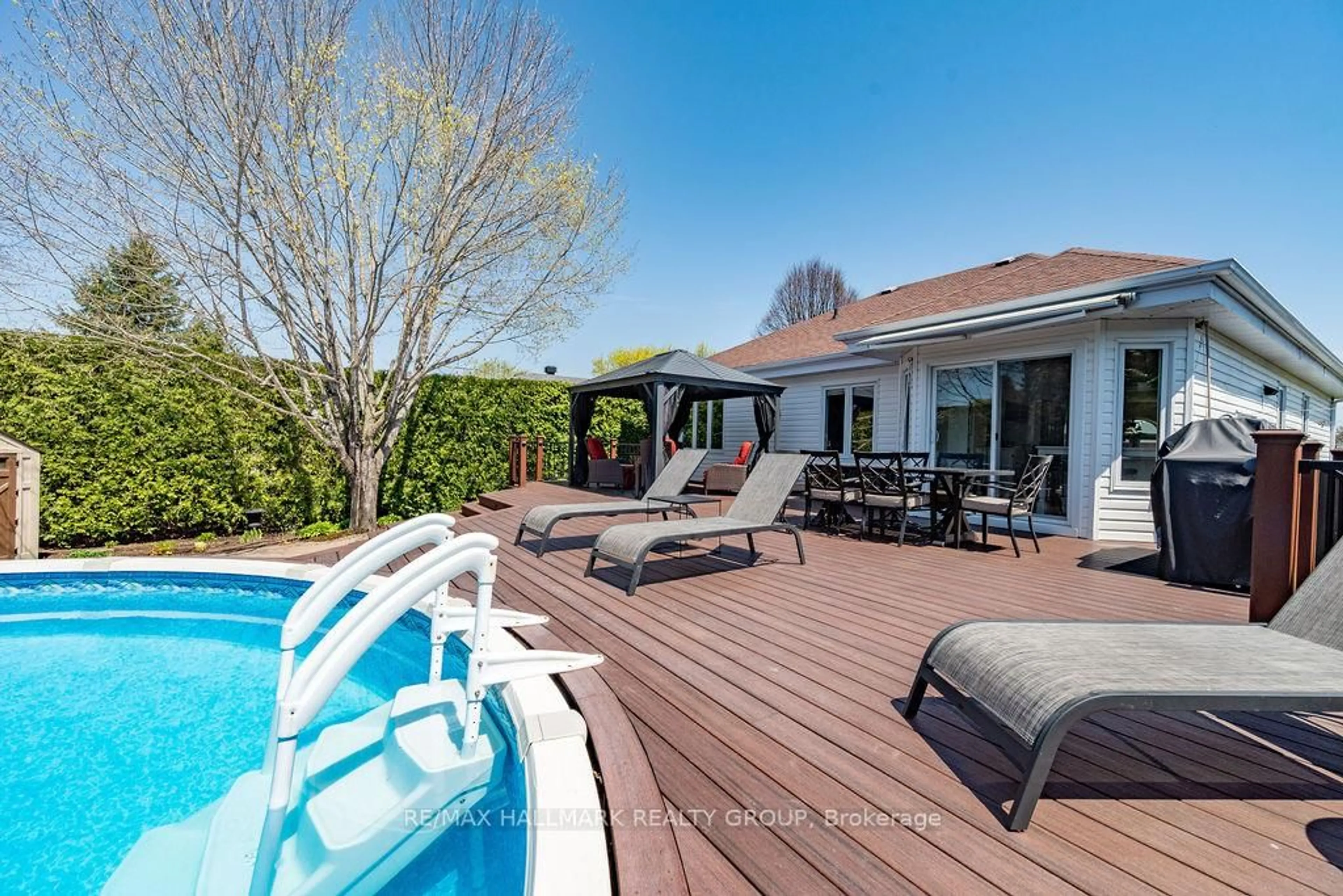 Patio, unknown for 230 Vanier Cres, Renfrew Ontario K7V 4M9