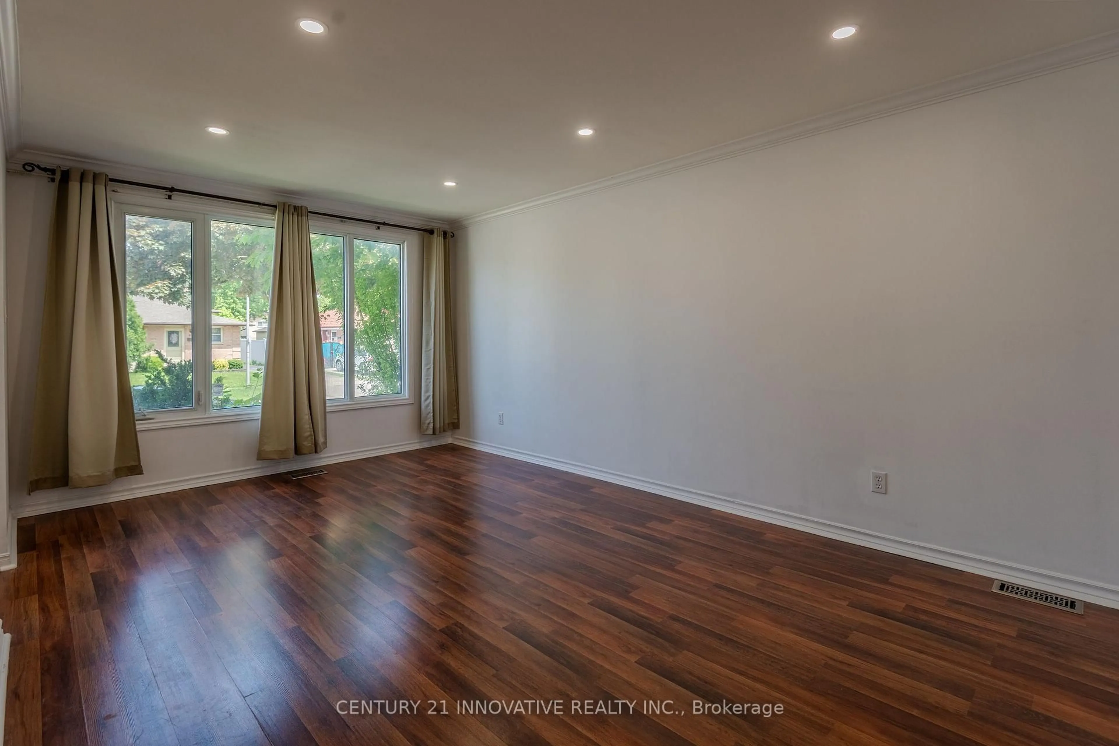 A pic of a room for 63 Ardsley Rd, London North Ontario N6G 3J4