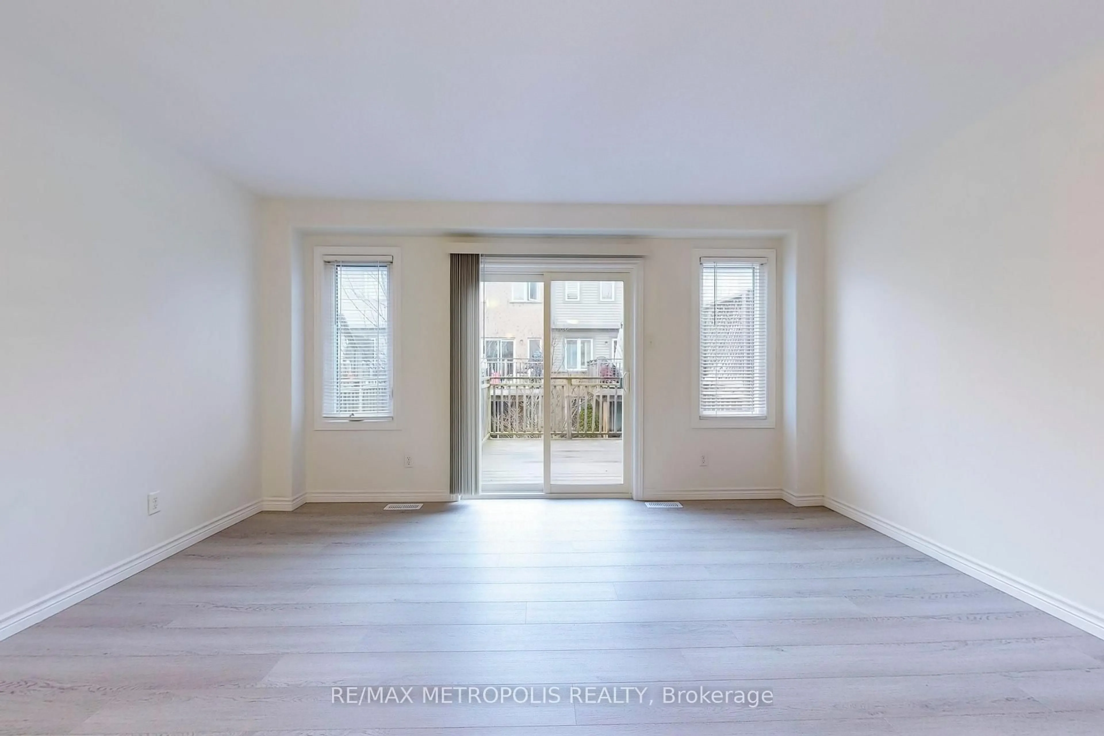 A pic of a room for 10 FOXGLOVE Cres #22, Kitchener Ontario N2E 0E1