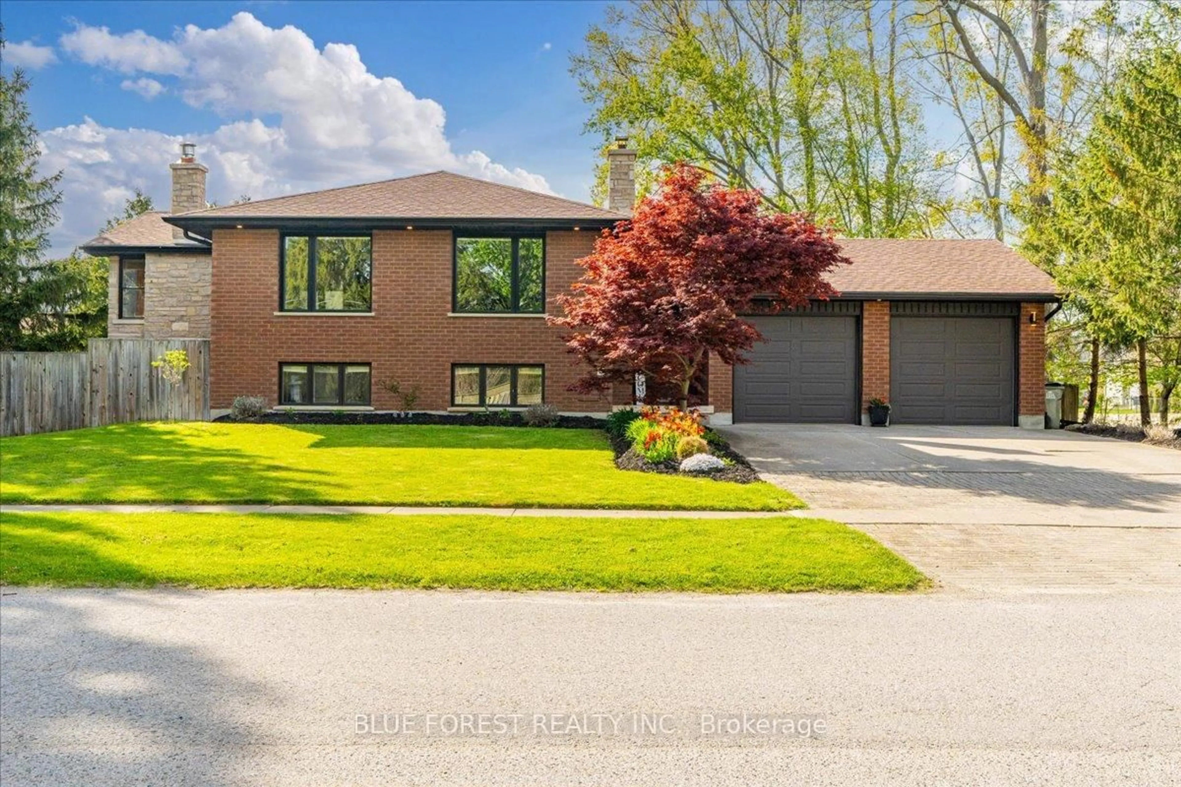 Home with brick exterior material, street for 674 Lions Park Dr, Strathroy-Caradoc Ontario N0L 1W0