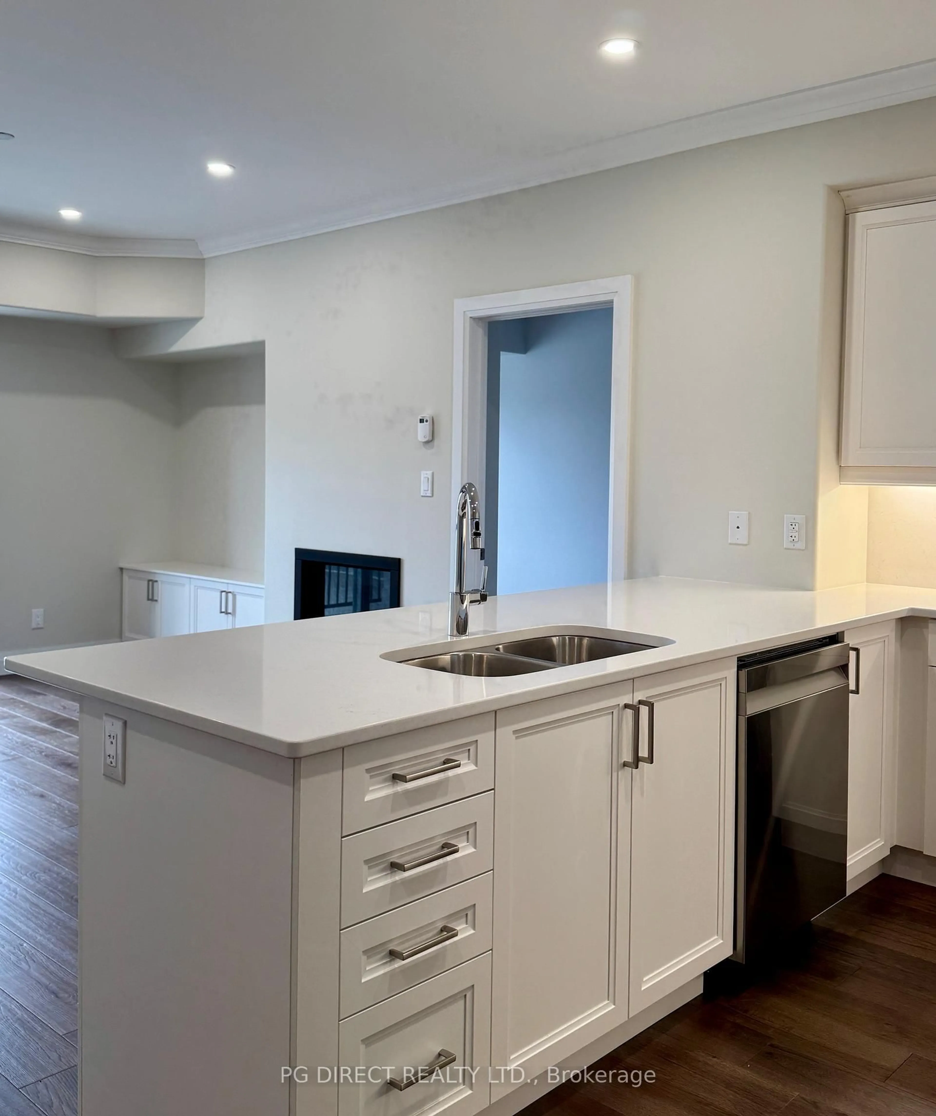 Open concept kitchen, unknown for 19 Hampton Lane #204, Selwyn Ontario K0L 2H0