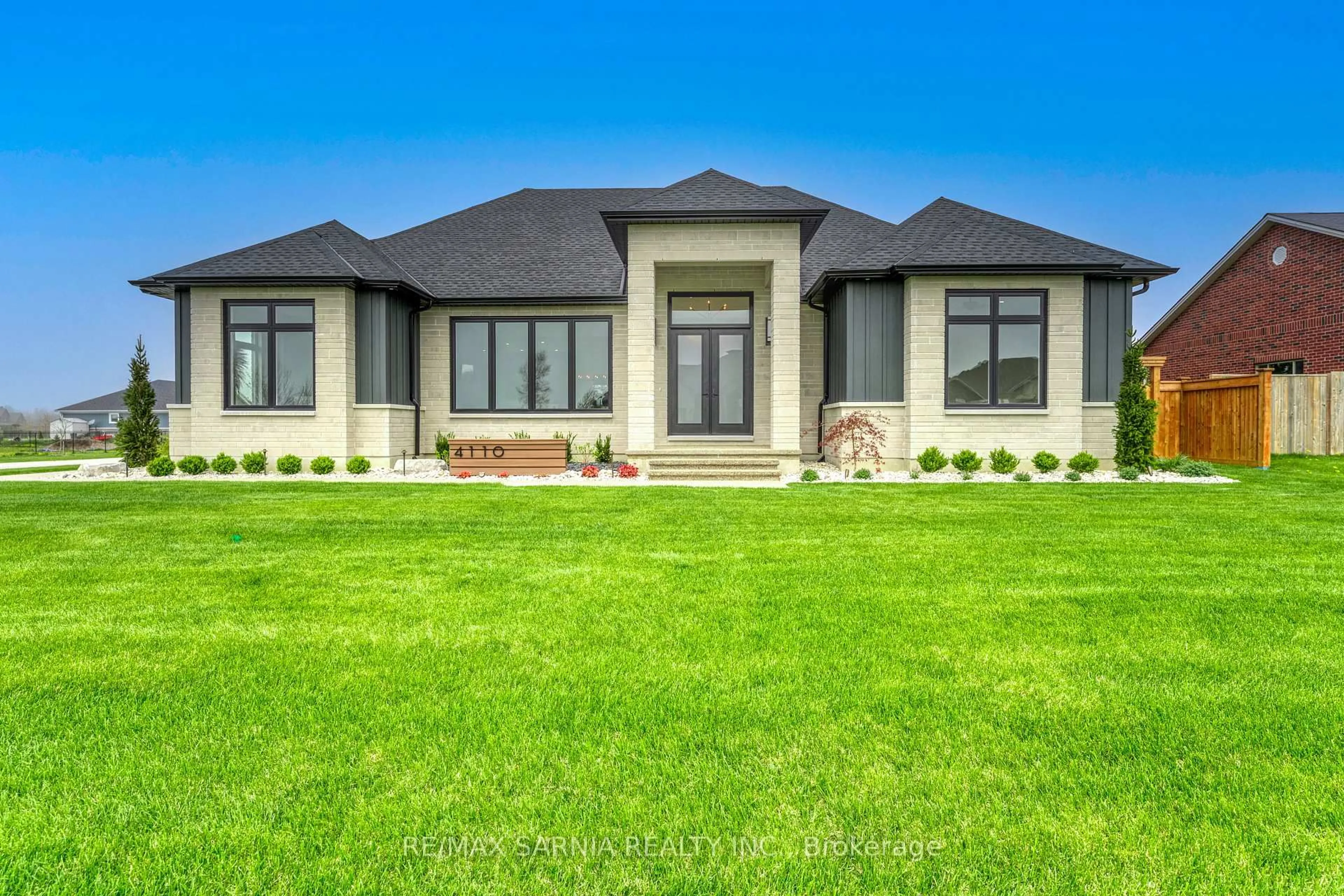 Home with brick exterior material, unknown for 4110 CULLEN Dr, Plympton-Wyoming Ontario N0N 1J6