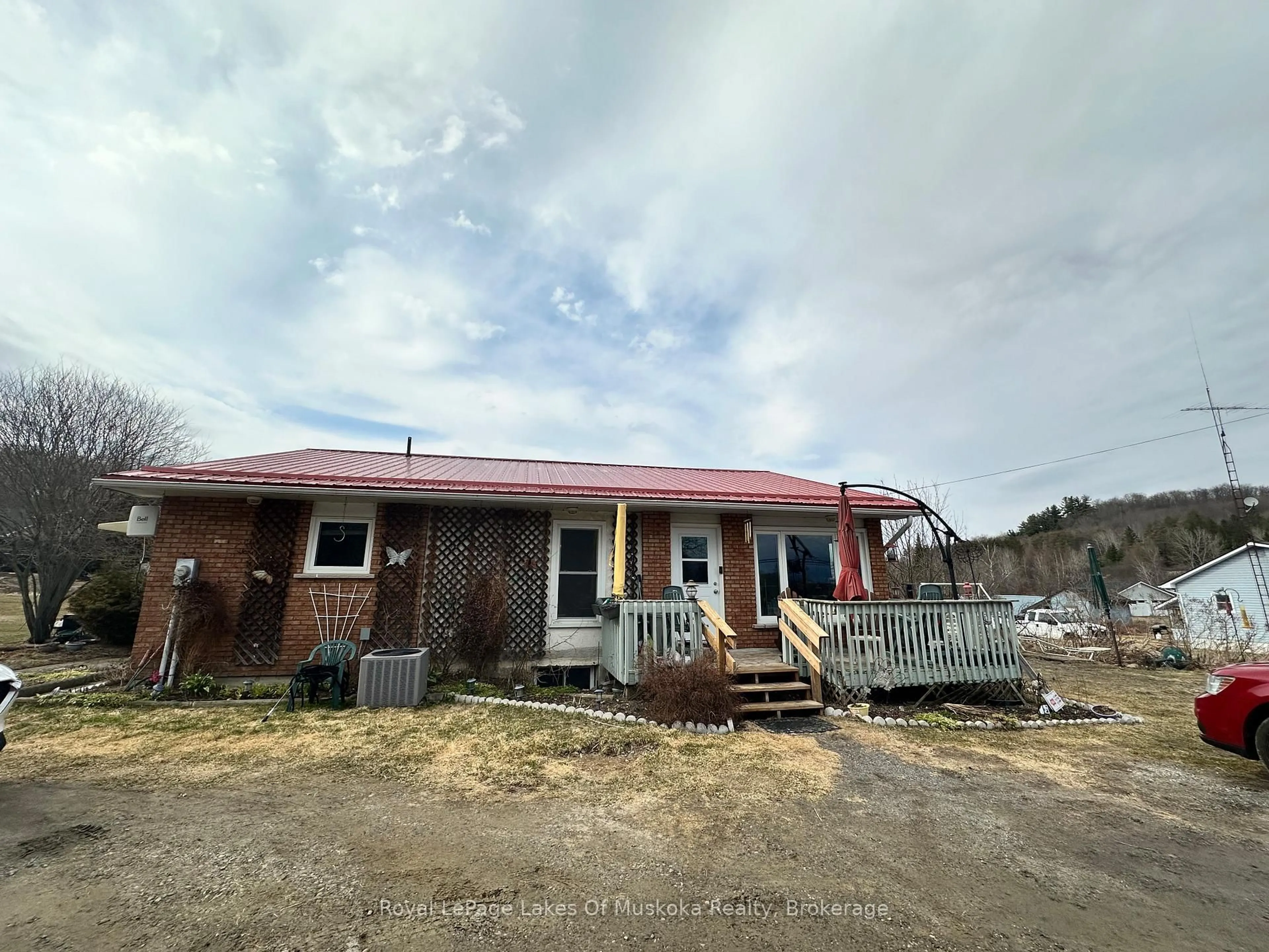Unknown for 250 Stephenson 12 Rd, Huntsville Ontario P0B 1M0