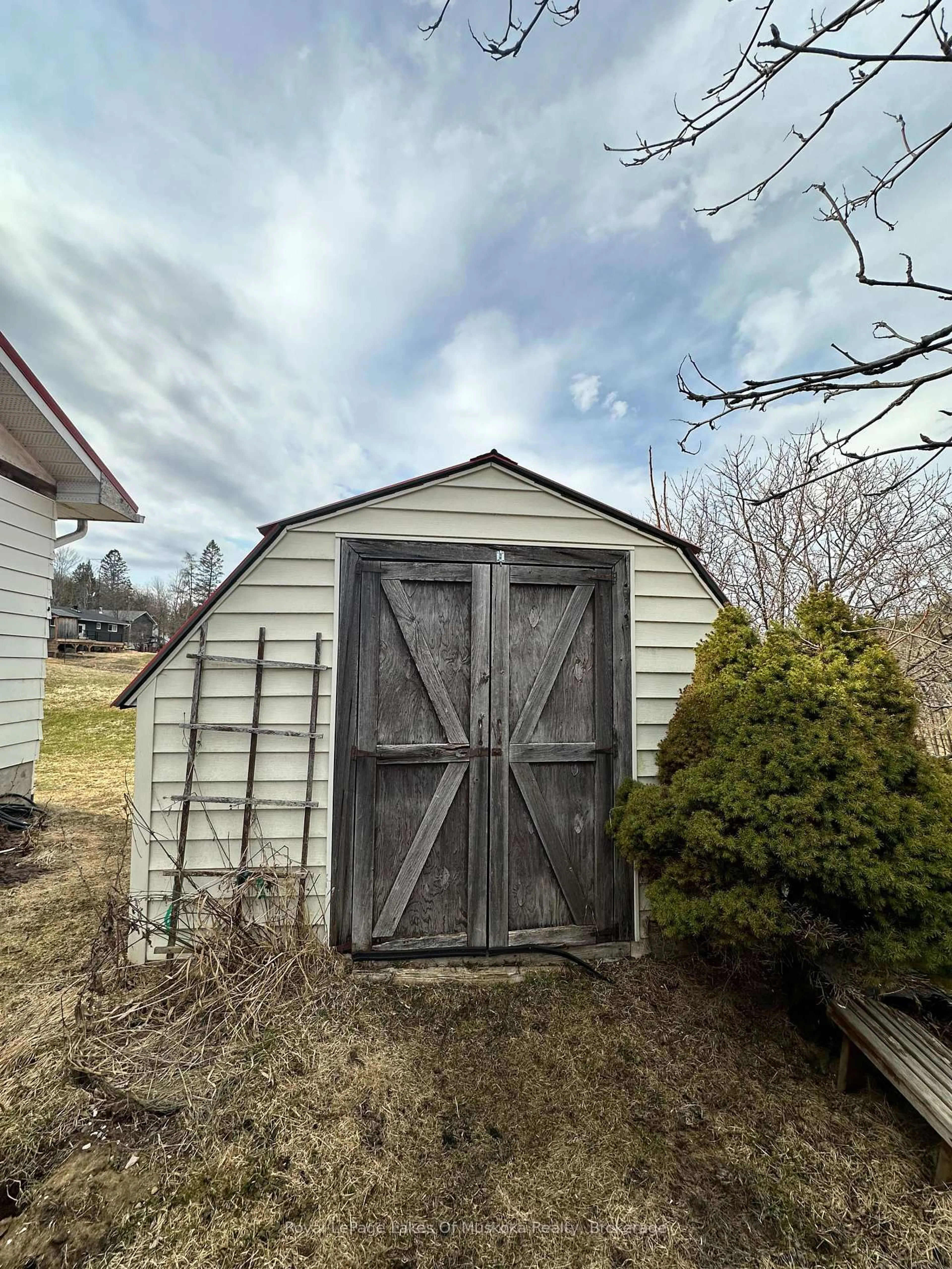 Shed for 250 Stephenson 12 Rd, Huntsville Ontario P0B 1M0
