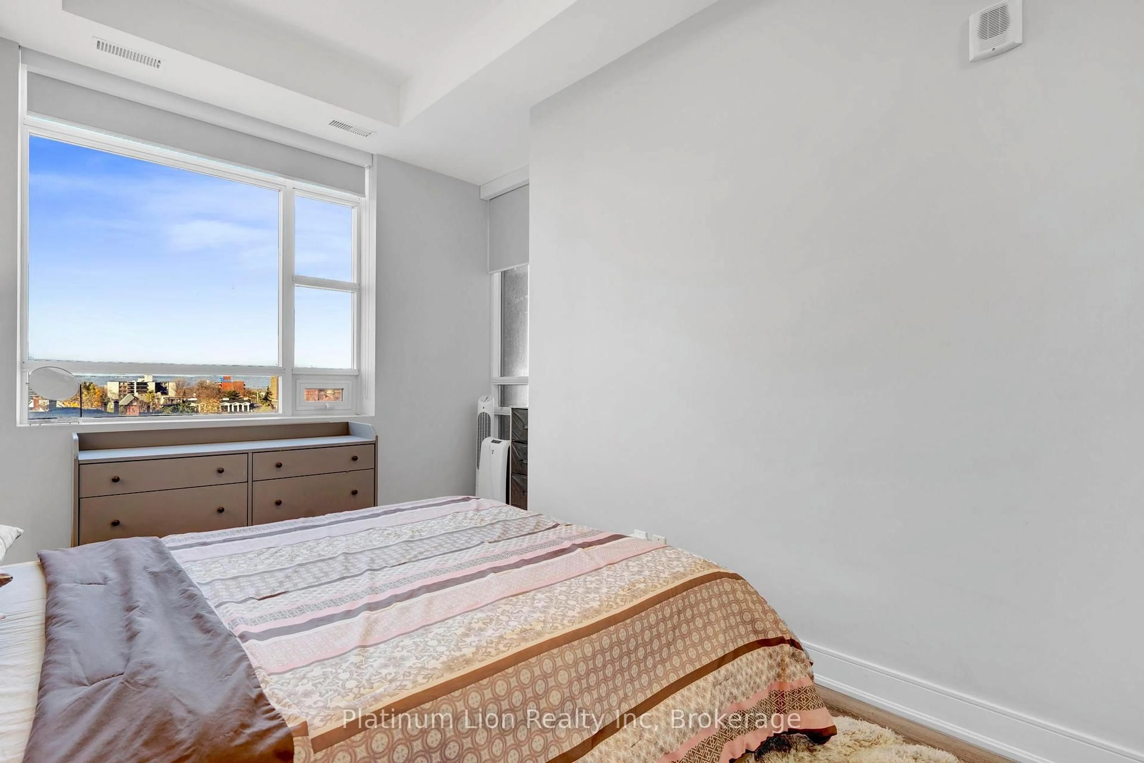 Bedroom with bed, unknown for 150 Main St #704, Hamilton Ontario L8P 1H8