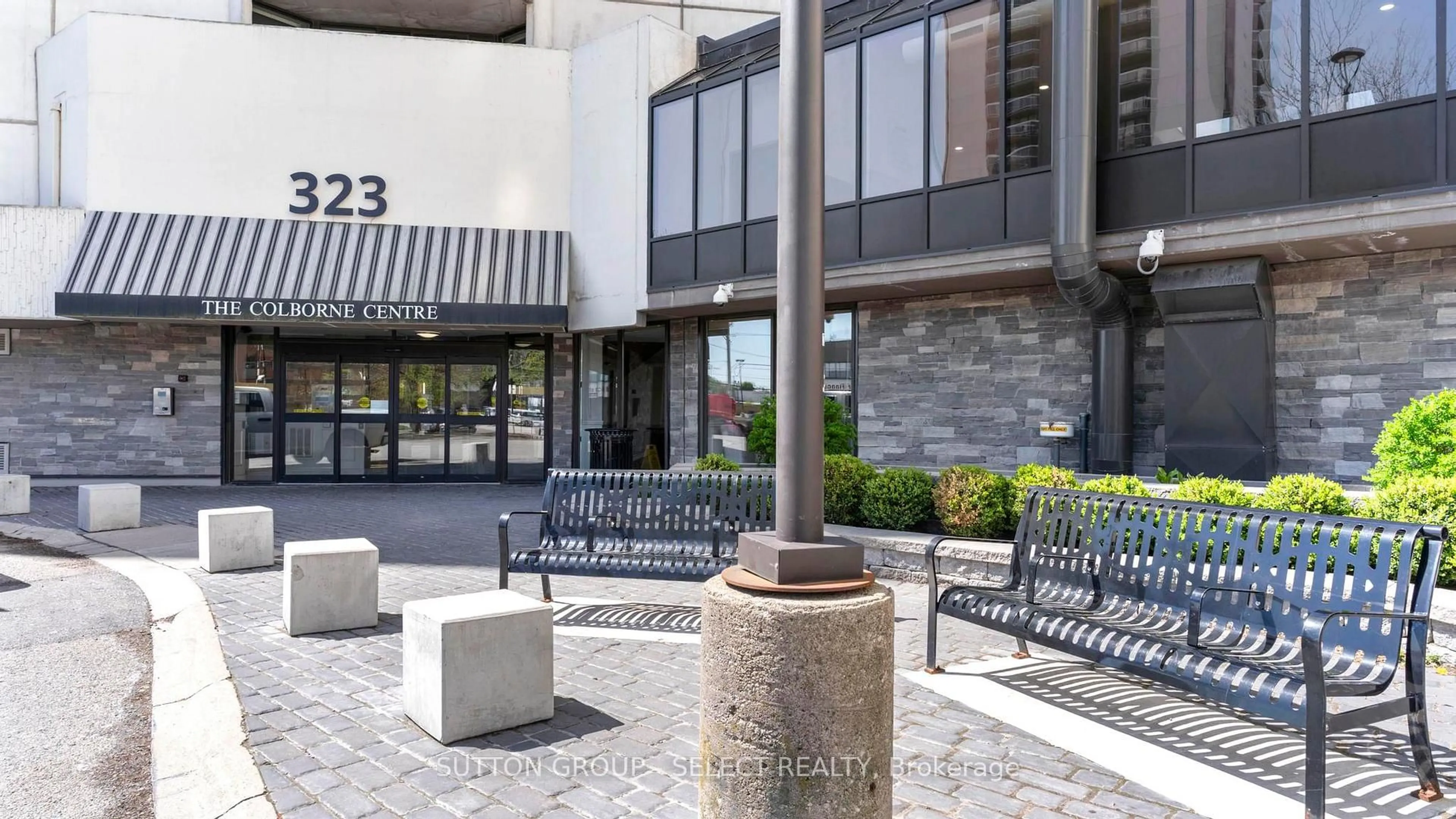 Patio, building for 323 Colborne St #1501, London East Ontario N6B 3N8