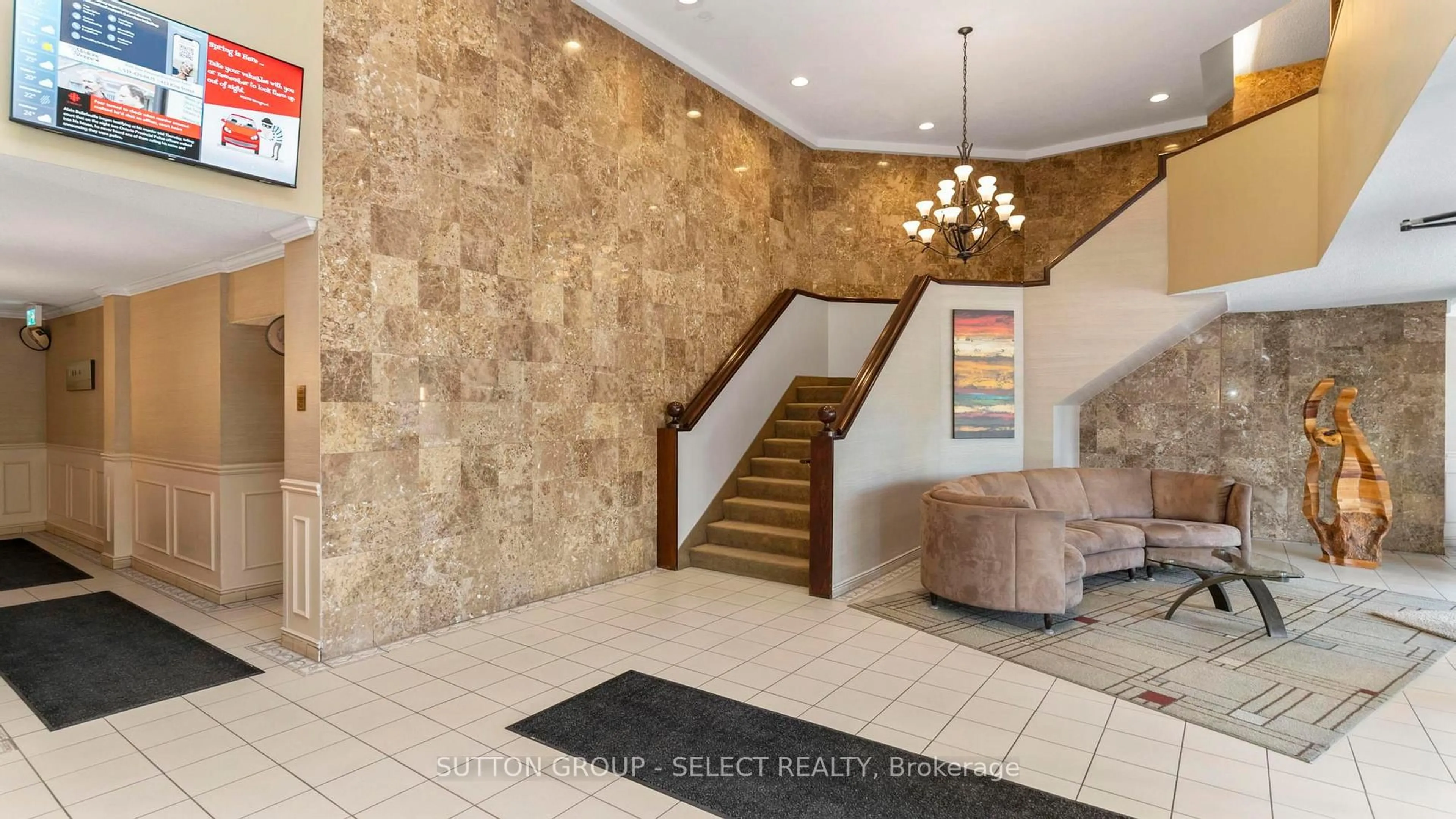 Unknown for 323 Colborne St #1501, London East Ontario N6B 3N8